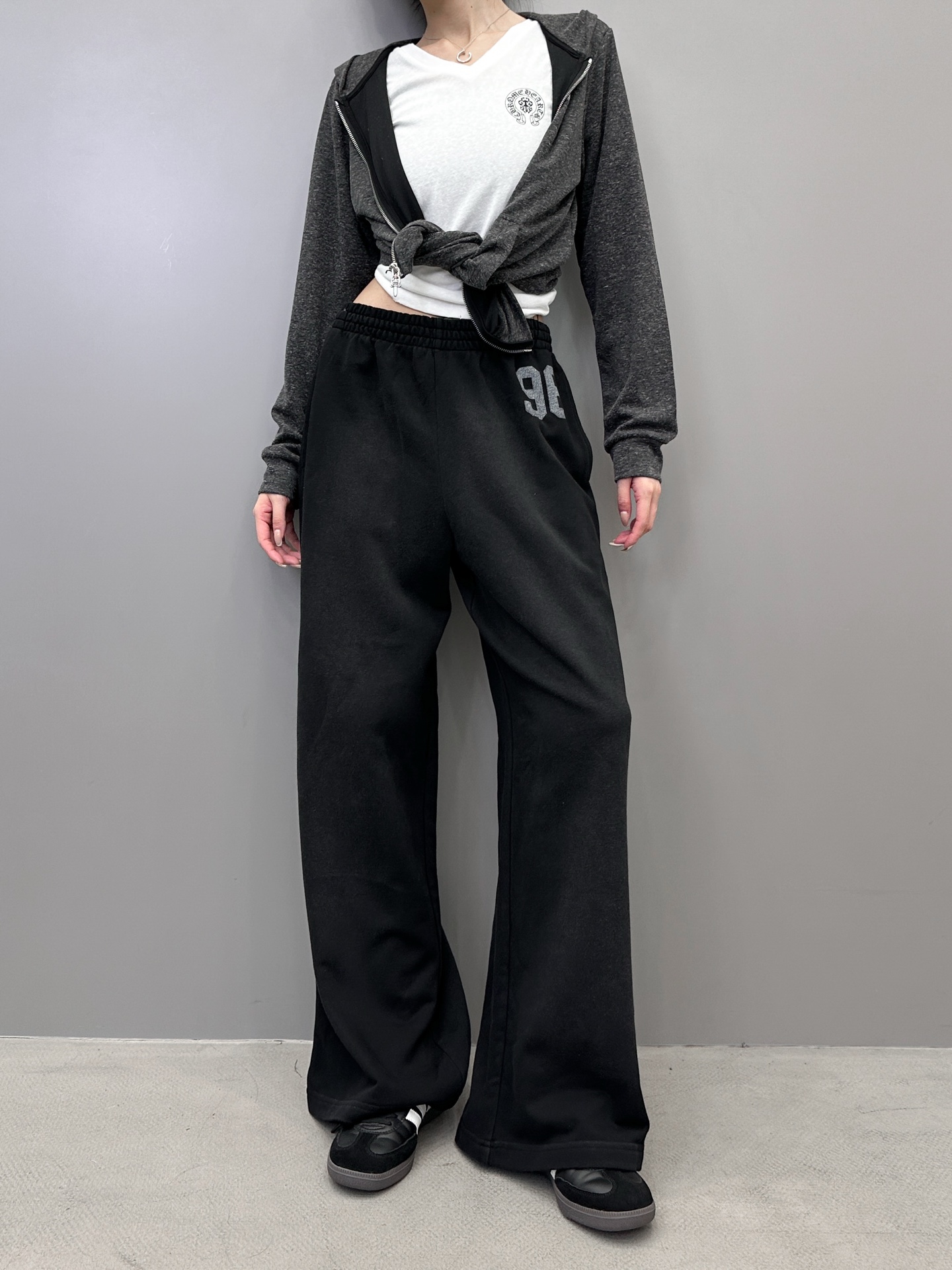 Acne ｜ 新款卫裤，成衣洗水喷色工艺加前后印花，100%棉，男女同款，尺码sml