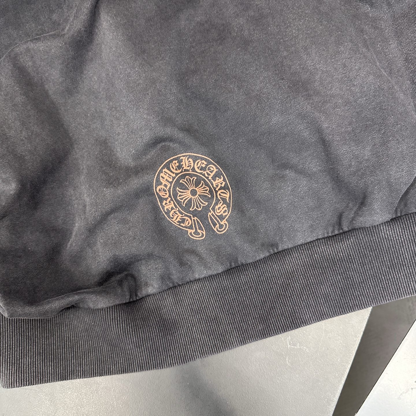 克罗心 ｜ 新款连帽卫衣，成衣洗水炒色工艺加多处印花，男女同款，尺码sml