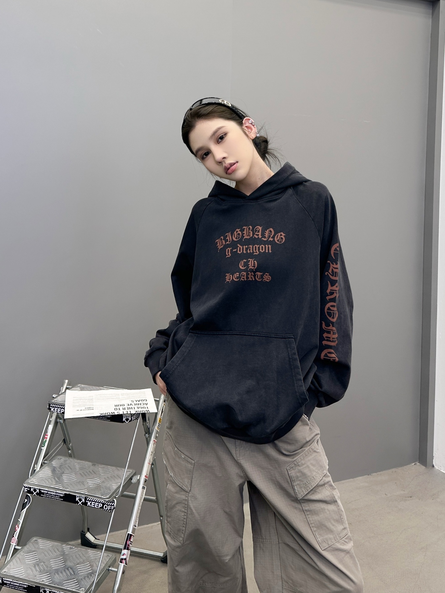 克罗心 ｜ 新款连帽卫衣，成衣洗水炒色工艺加多处印花，男女同款，尺码sml