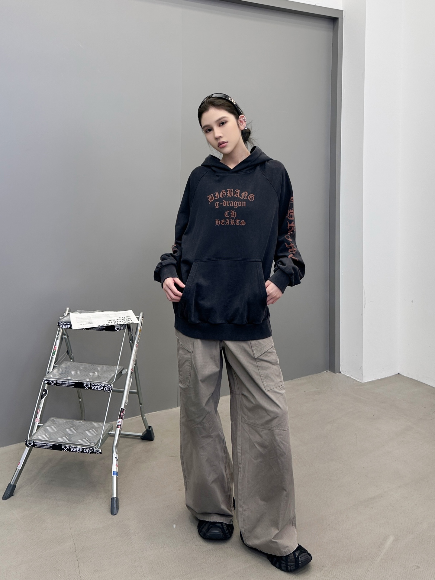 克罗心 ｜ 新款连帽卫衣，成衣洗水炒色工艺加多处印花，男女同款，尺码sml