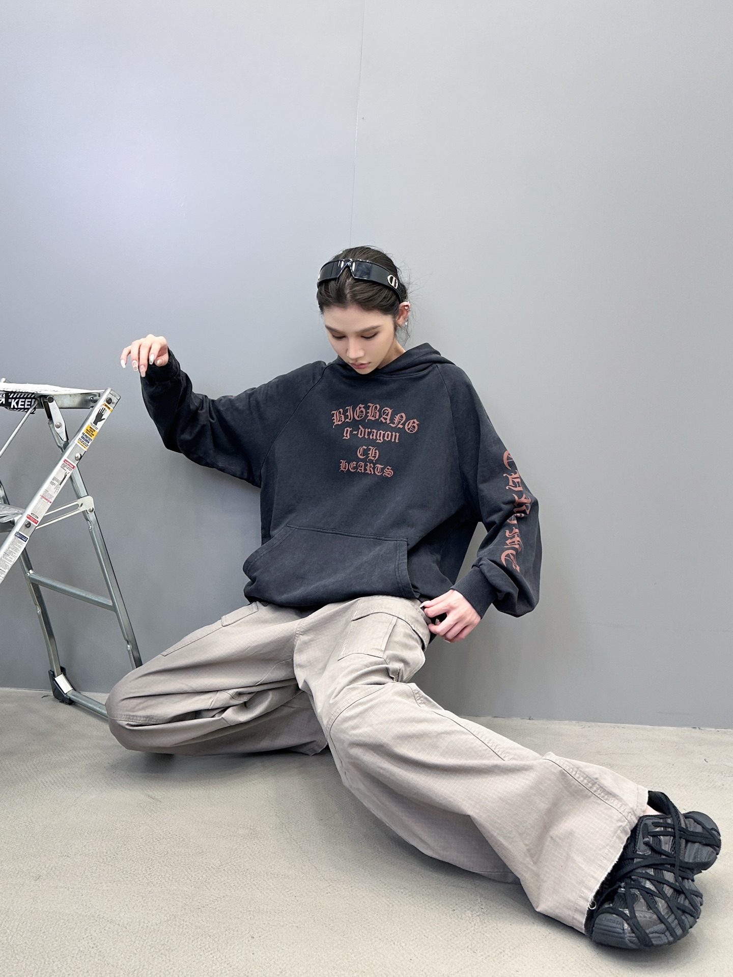 克罗心 ｜ 新款连帽卫衣，成衣洗水炒色工艺加多处印花，男女同款，尺码sml