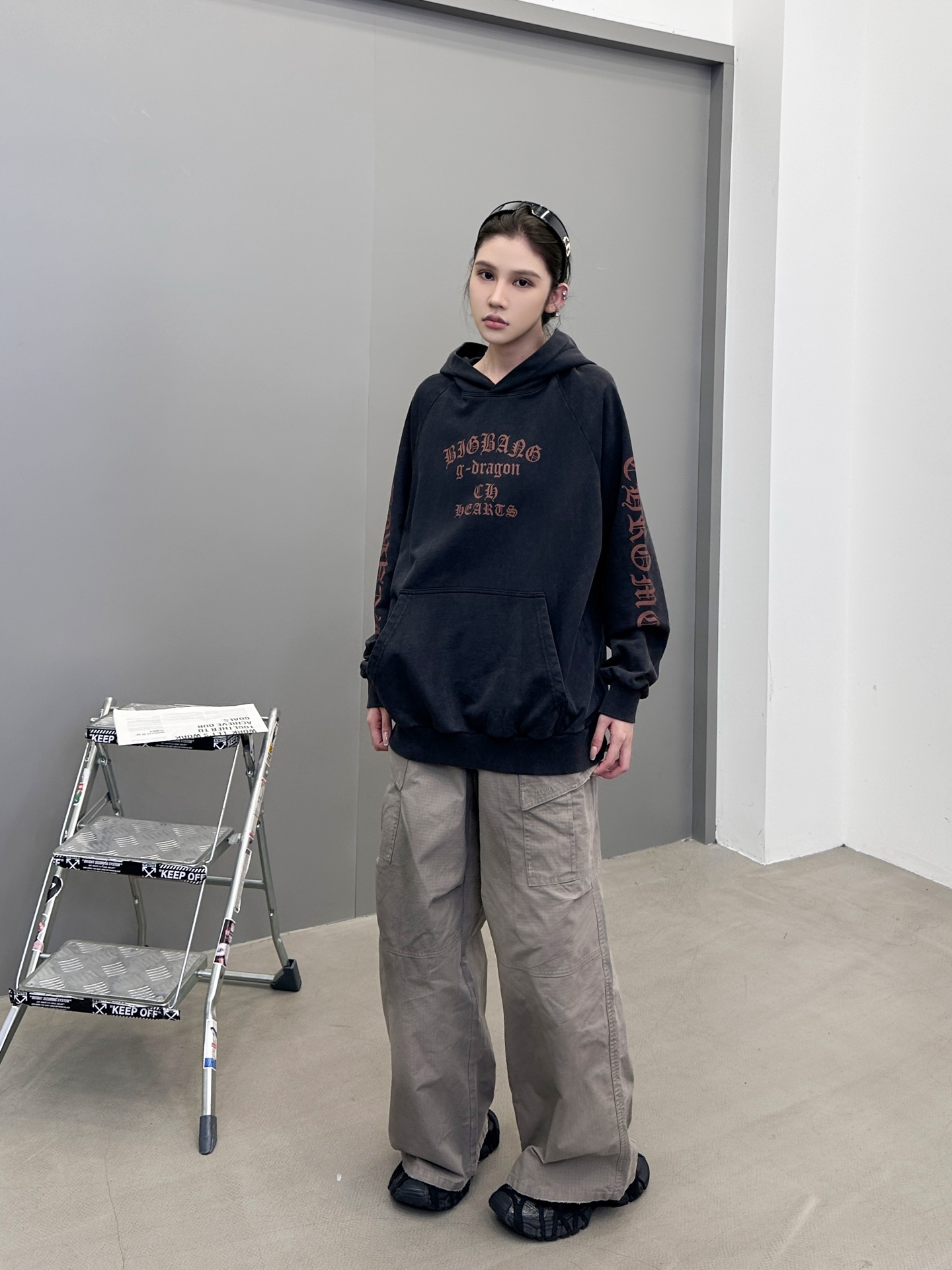 克罗心 ｜ 新款连帽卫衣，成衣洗水炒色工艺加多处印花，男女同款，尺码sml