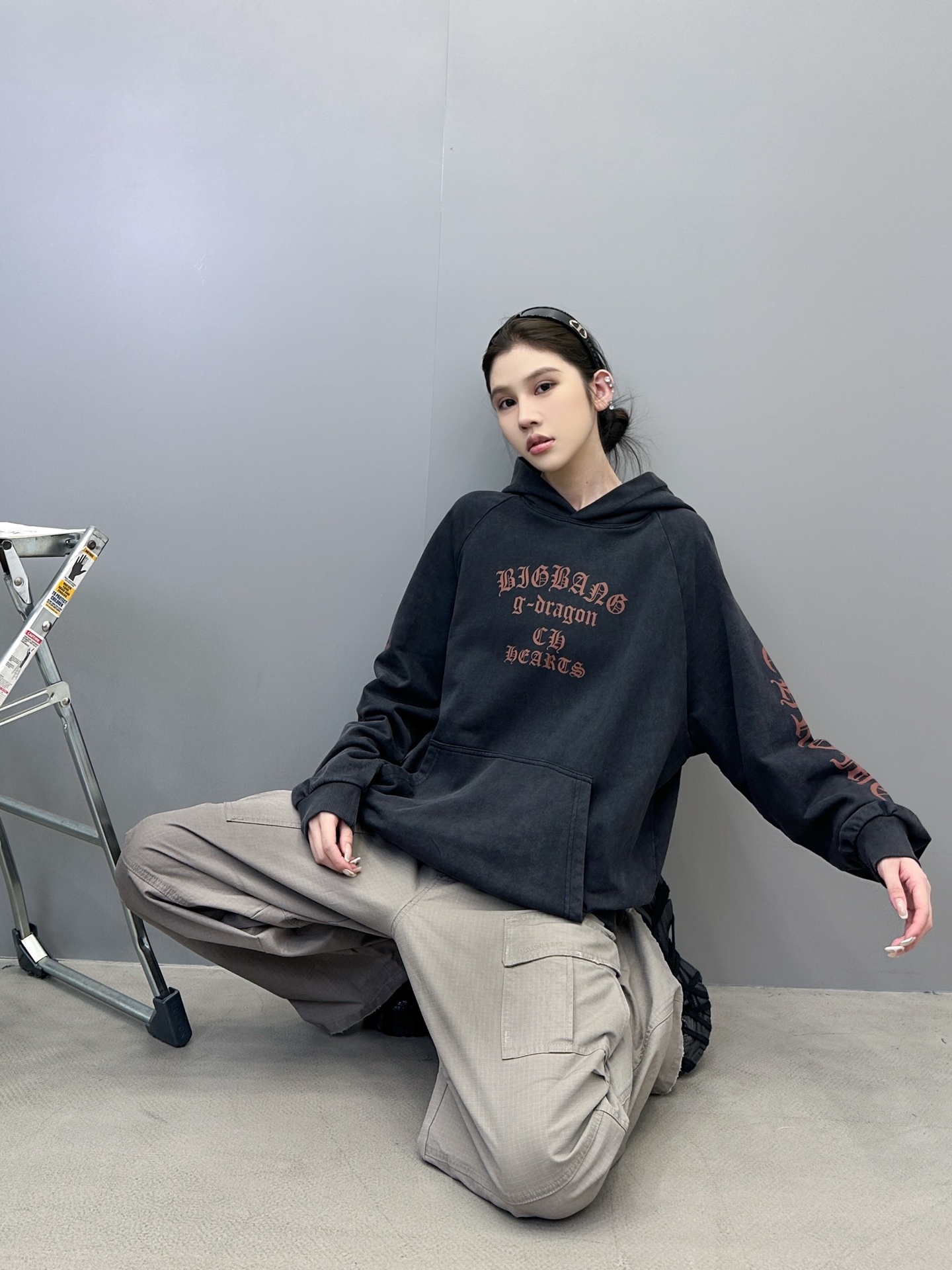 克罗心 ｜ 新款连帽卫衣，成衣洗水炒色工艺加多处印花，男女同款，尺码sml