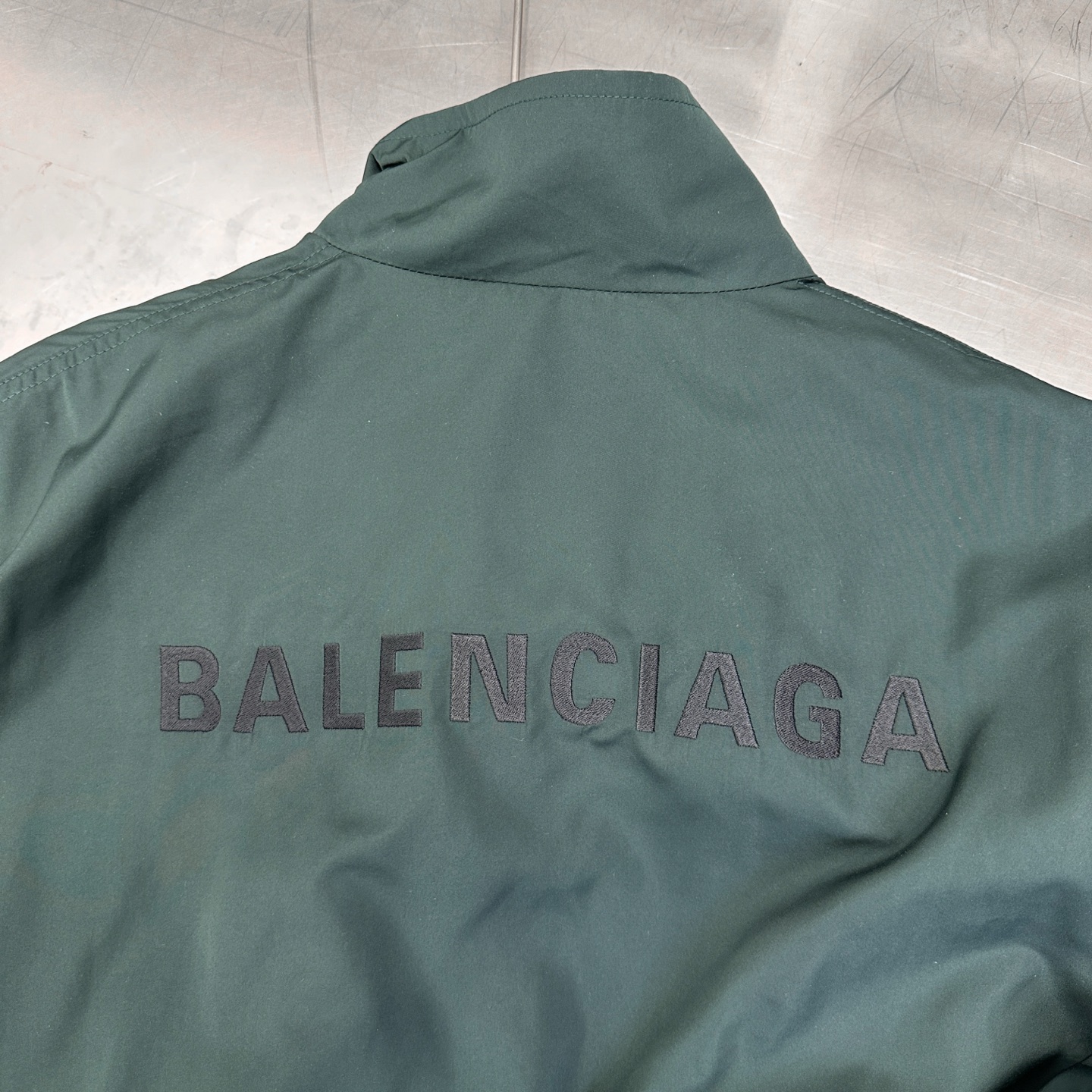 巴黎 ｜ 新款夹克外套，成衣洗水加前后经典刺绣标，休闲时尚，男女同款，尺码sml