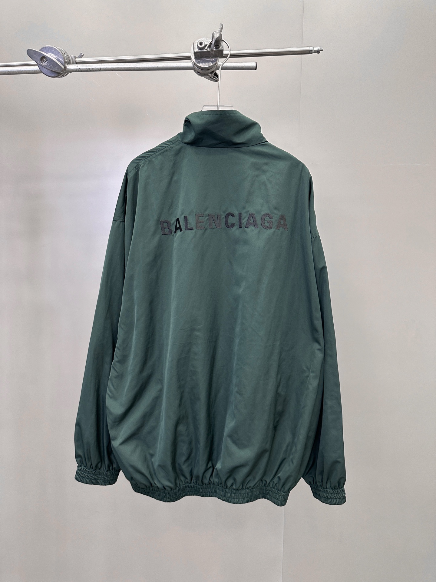 巴黎 ｜ 新款夹克外套，成衣洗水加前后经典刺绣标，休闲时尚，男女同款，尺码sml