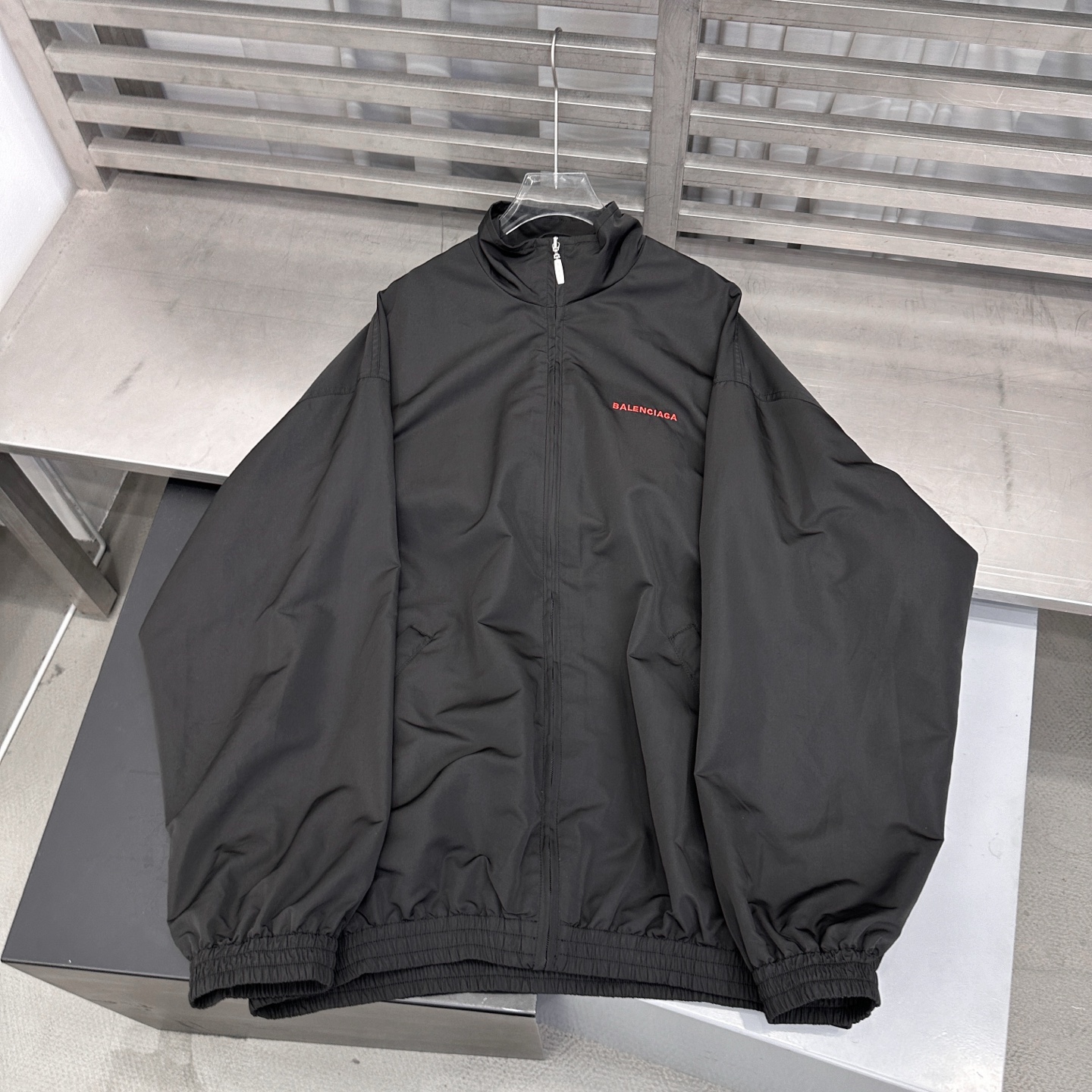 巴黎 ｜ 新款夹克外套，成衣洗水加前后经典刺绣标，休闲时尚，男女同款，尺码sml