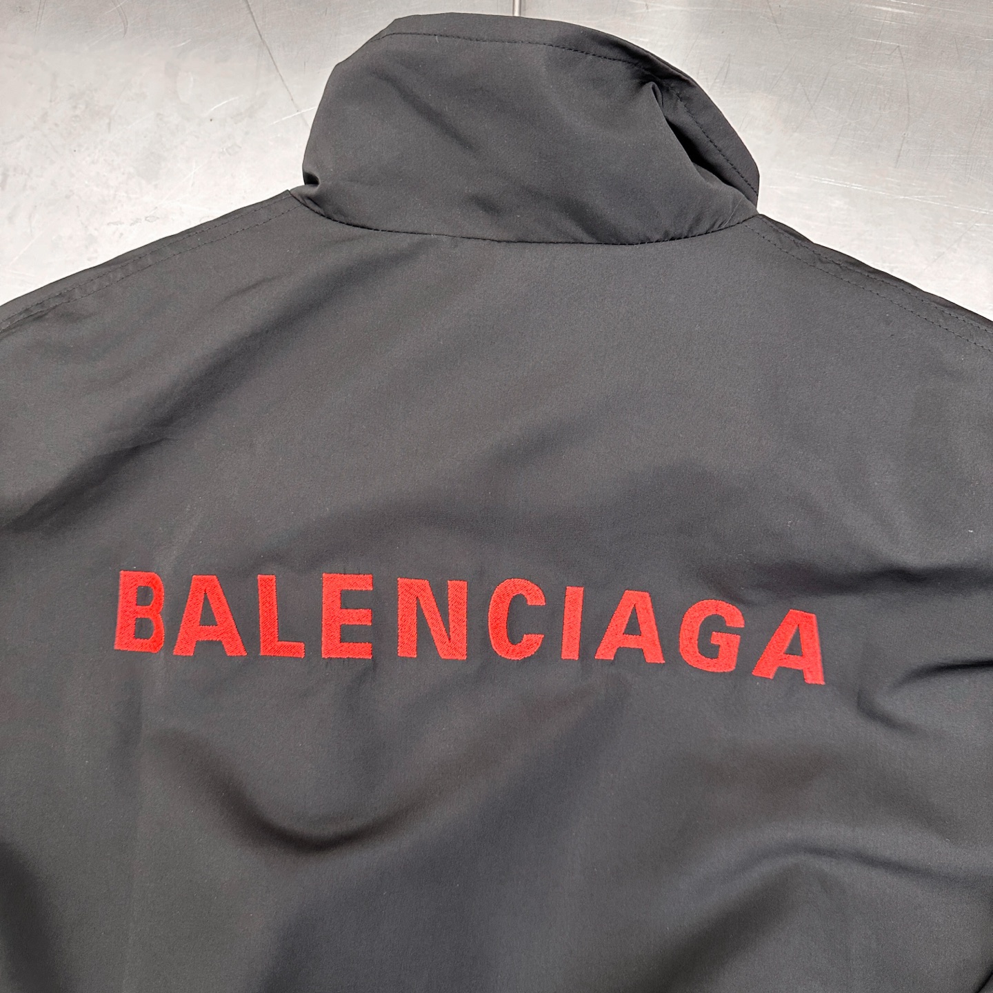 巴黎 ｜ 新款夹克外套，成衣洗水加前后经典刺绣标，休闲时尚，男女同款，尺码sml