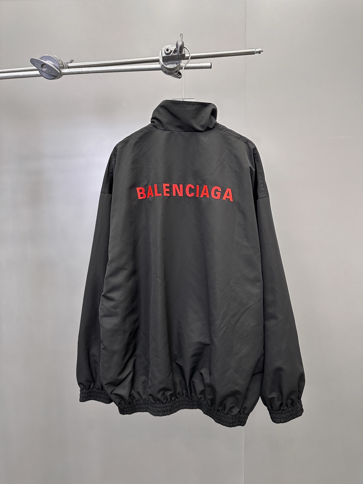 巴黎 ｜ 新款夹克外套，成衣洗水加前后经典刺绣标，休闲时尚，男女同款，尺码sml