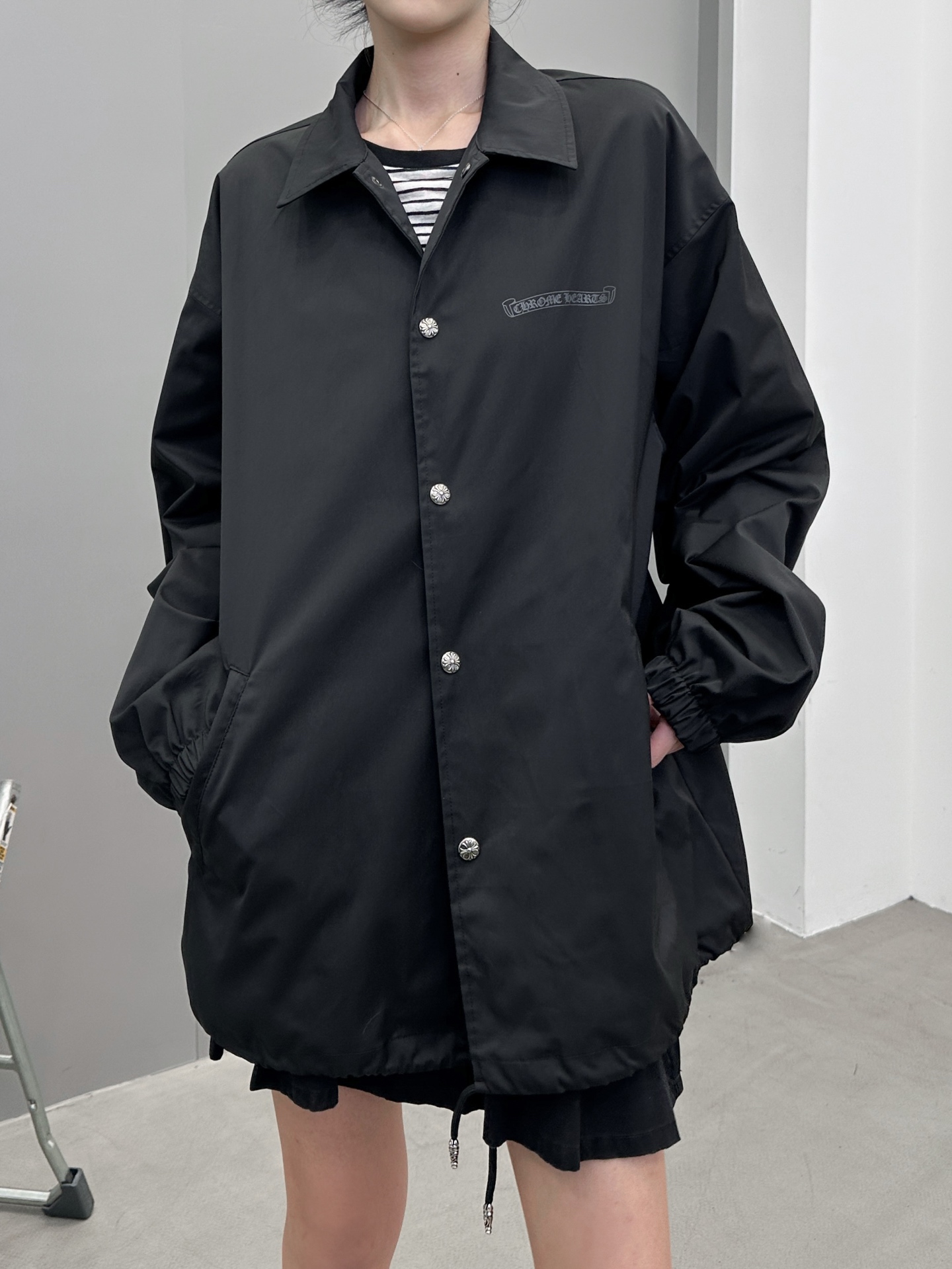 克罗心 ｜ 新款风衣外套，成衣多处印花标，经典五金配饰，时尚休闲，男女同款，尺码sml