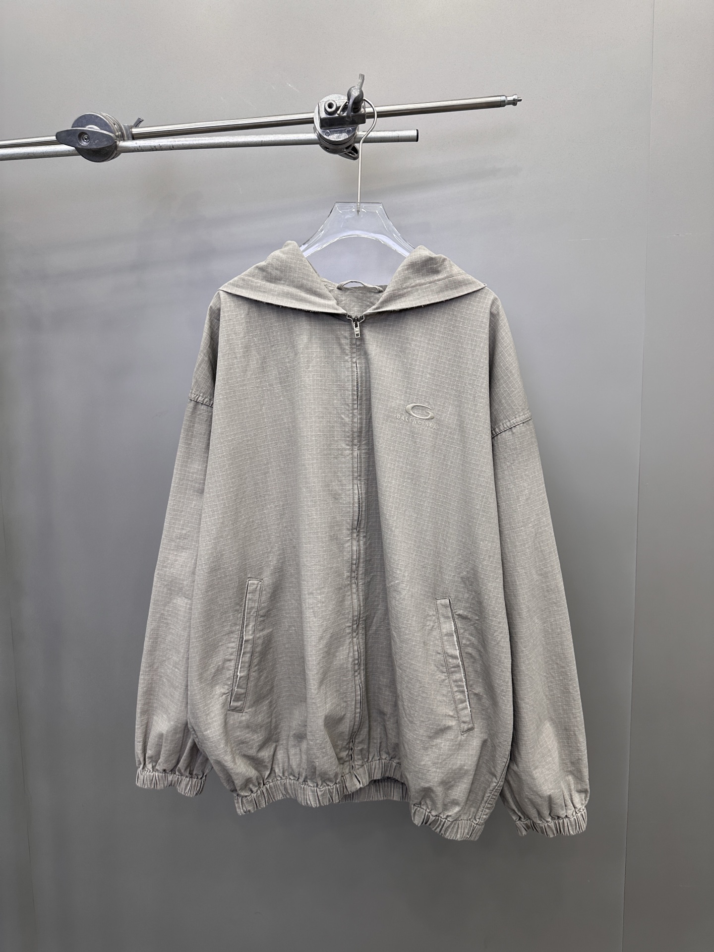 巴黎 ｜ 新款休闲外套，成衣洗水喷色工艺加经典刺绣标，100%高密棉面料，男女同款，尺码sml