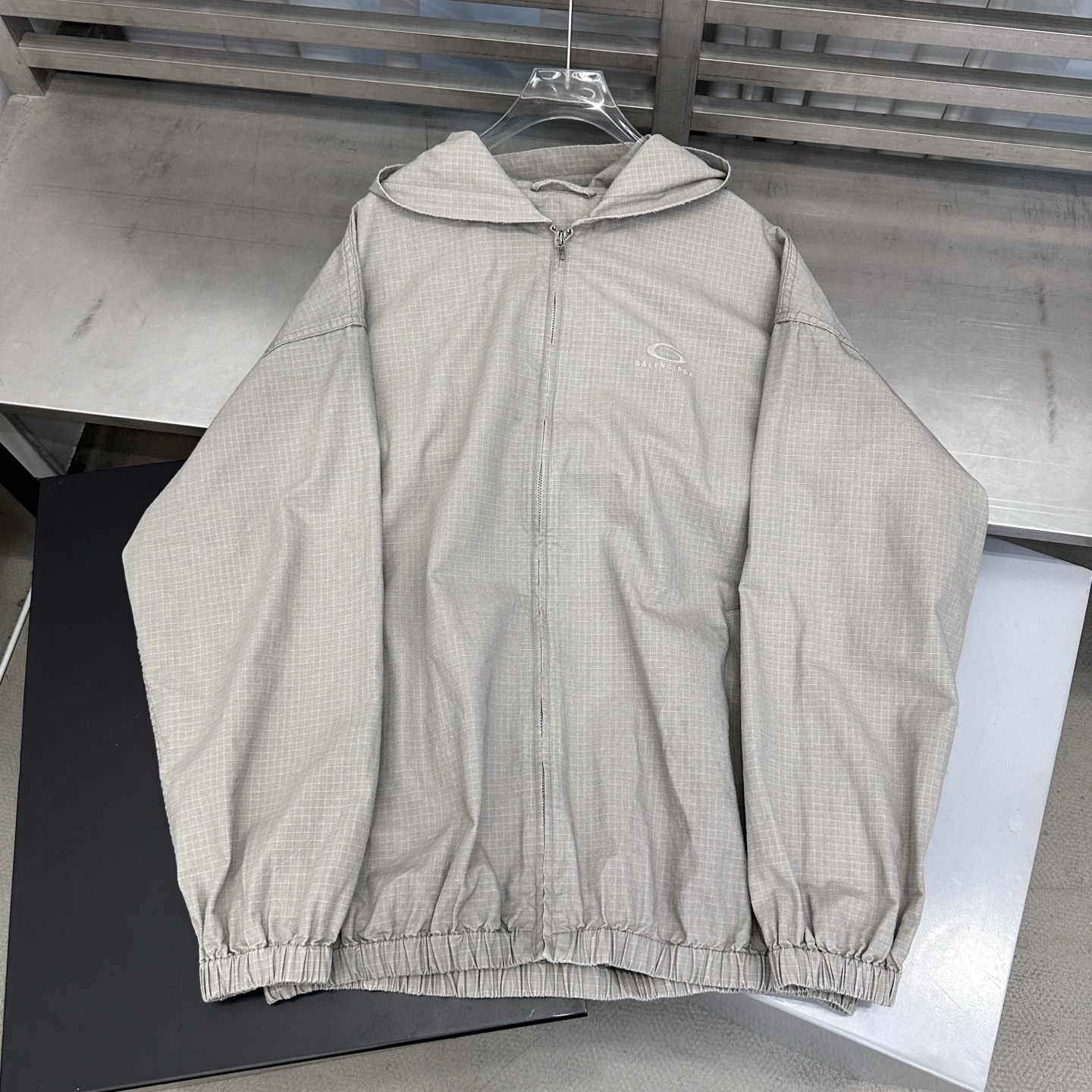 巴黎 ｜ 新款休闲外套，成衣洗水喷色工艺加经典刺绣标，100%高密棉面料，男女同款，尺码sml