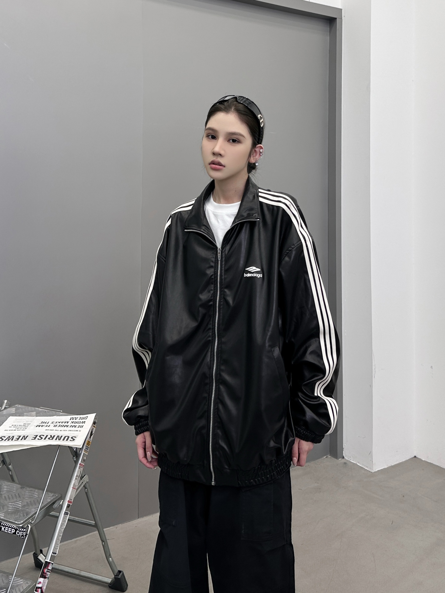 巴黎 ｜ 新款环保皮外套，经典刺绣标，手工车侧杠，进口合成海岛丝pu面料，男女同款，尺码sml