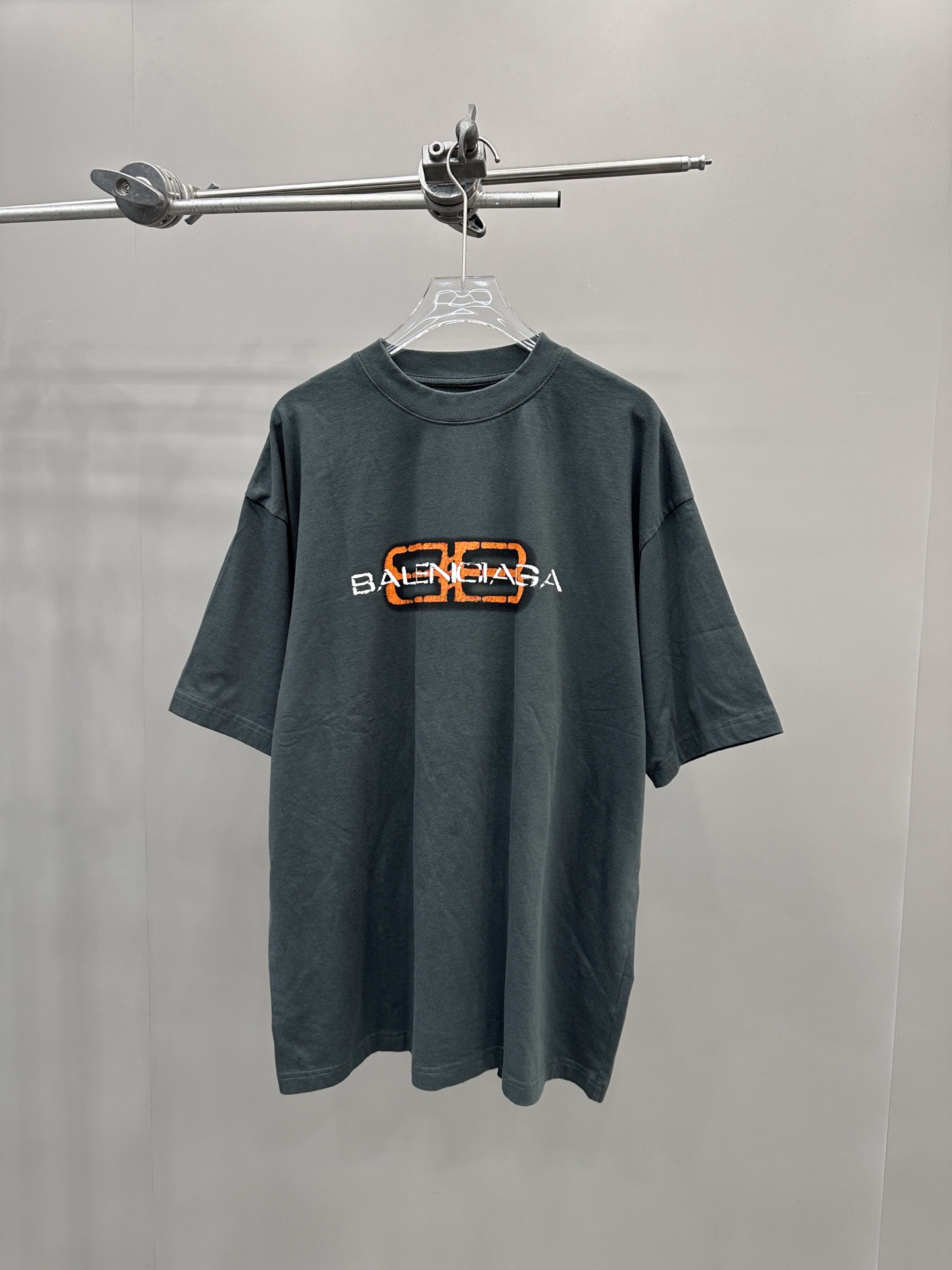 巴黎 ｜ 新款短袖t，成衣洗水炒色加多色印花工艺，男女同款，尺码sml