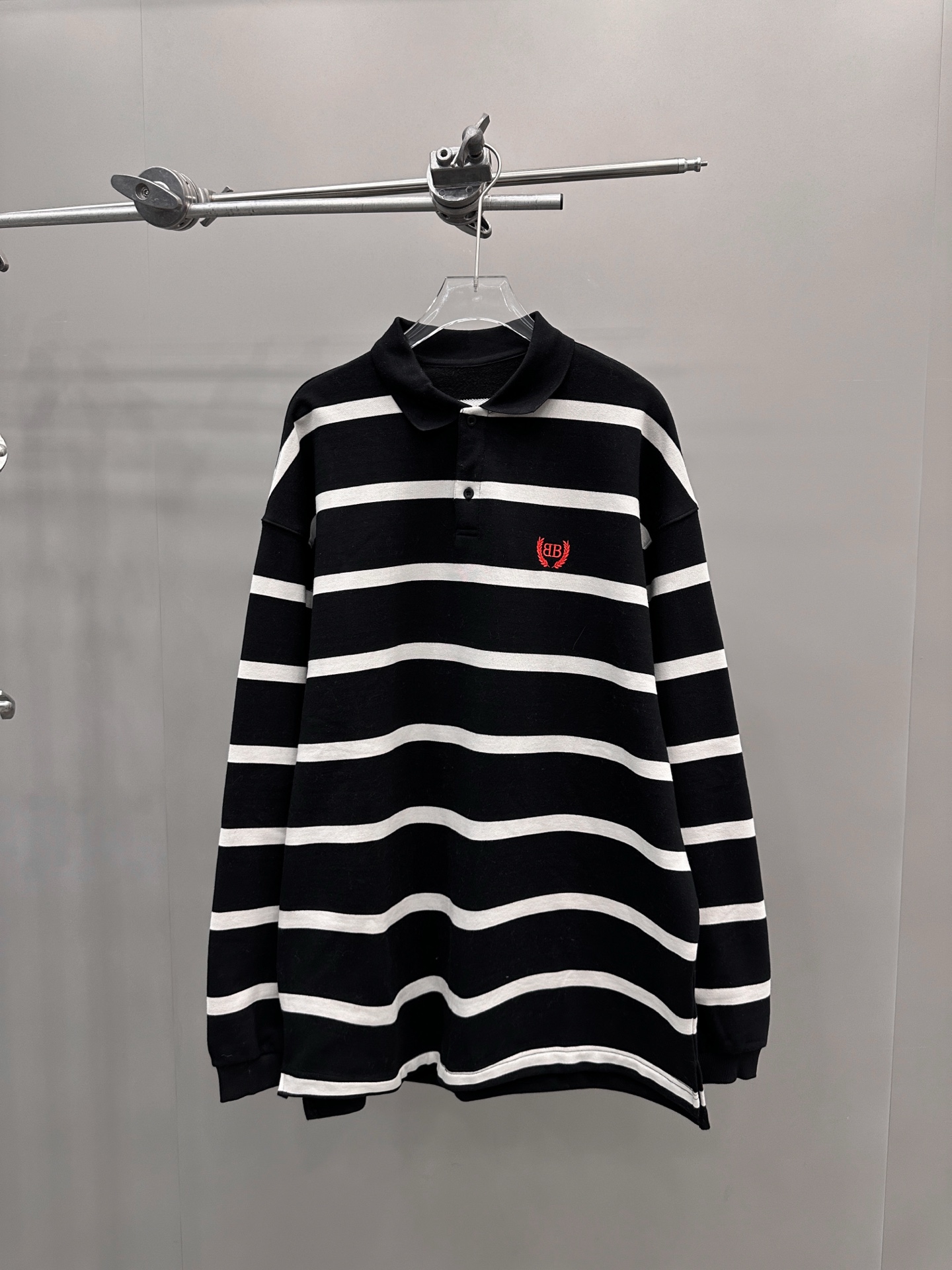 巴黎 ｜ 新款polo卫衣，成衣洗水加经典刺绣标工艺，特殊卫衣款式，男女同款，尺码sml