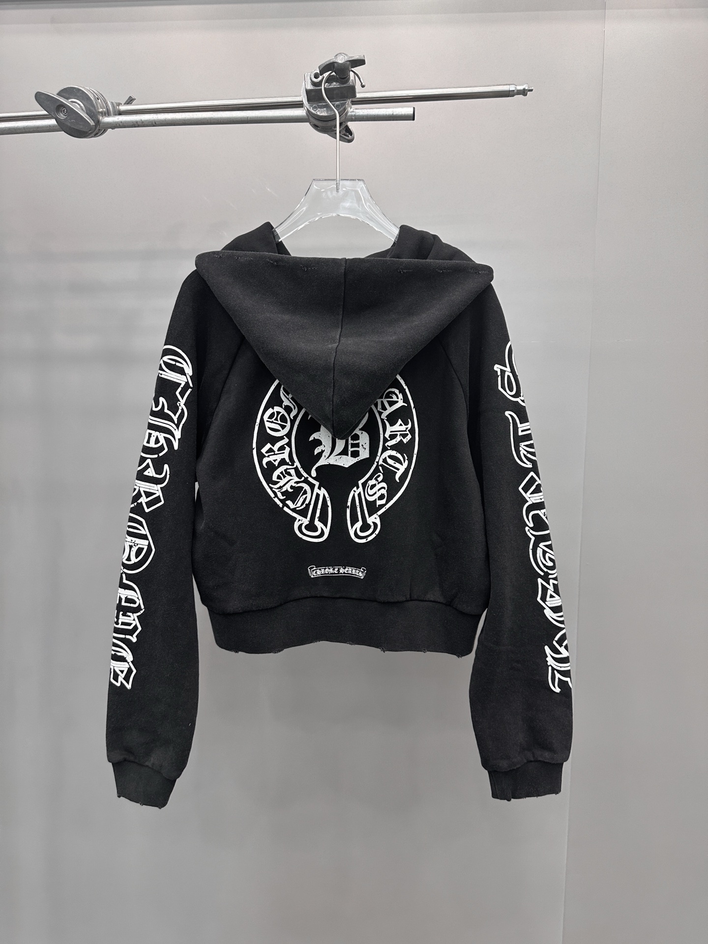 克罗心 ｜ 新款卫衣开衫，成衣洗水喷色吊磨工艺加多处印花，休闲时尚款式，尺码sml