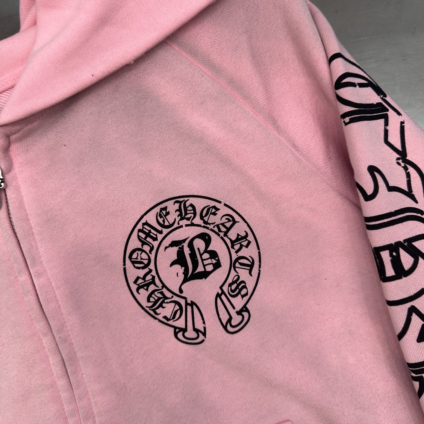 克罗心 ｜ 新款卫衣开衫，成衣洗水喷色吊磨工艺加多处印花，休闲时尚款式，尺码sml