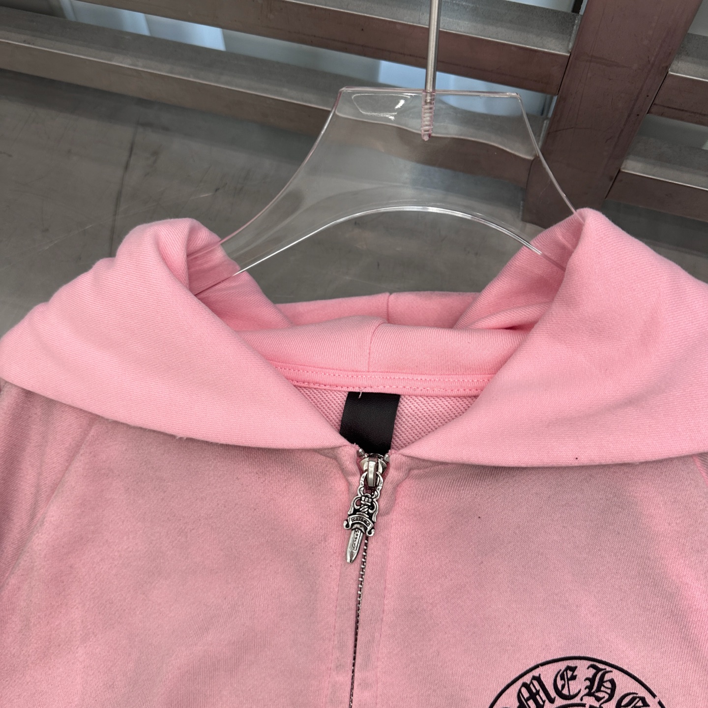 克罗心 ｜ 新款卫衣开衫，成衣洗水喷色吊磨工艺加多处印花，休闲时尚款式，尺码sml