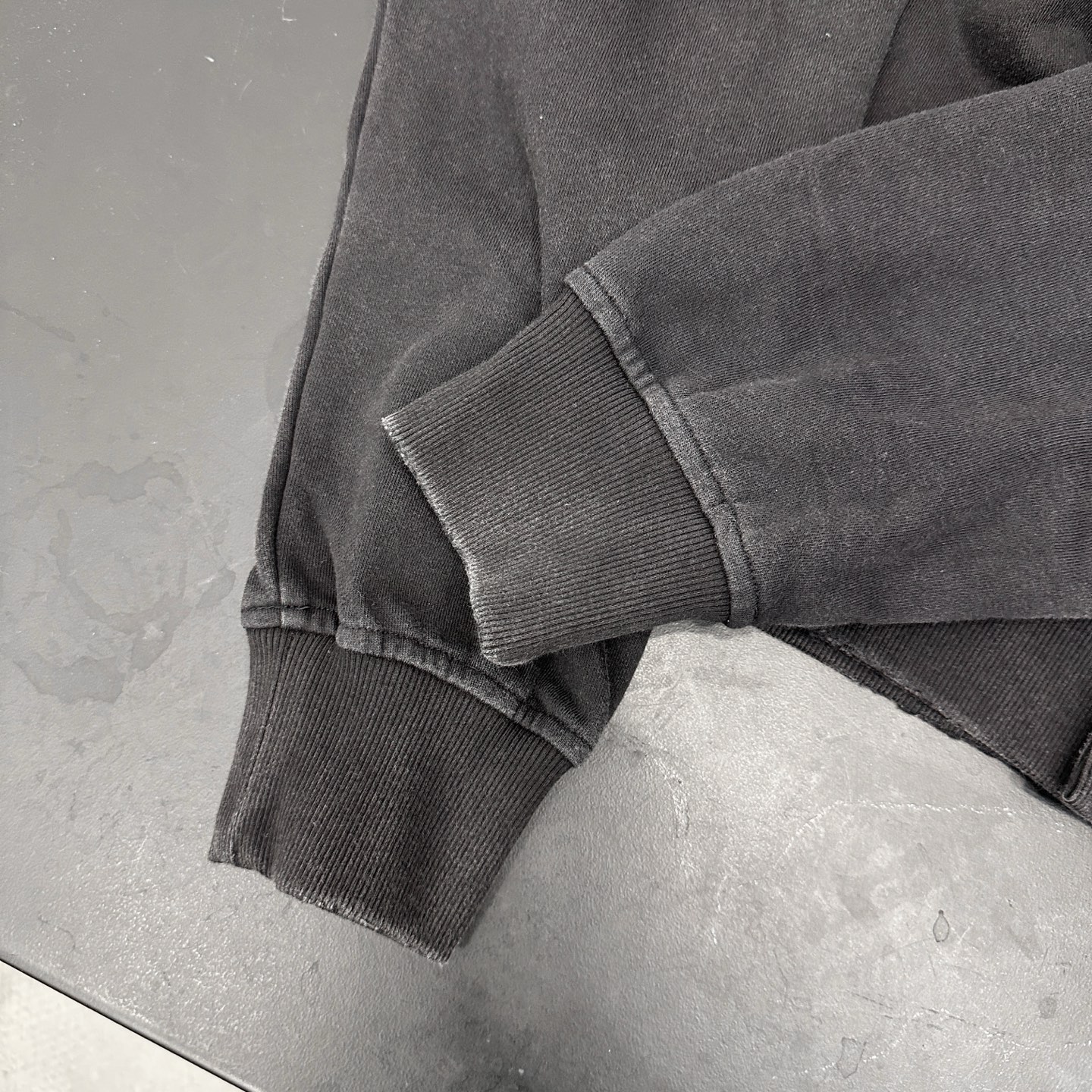 克罗心 ｜ 新款卫衣开衫，成衣洗水炒色吊磨工艺，前后经典刺绣标，男女同款，尺码sml