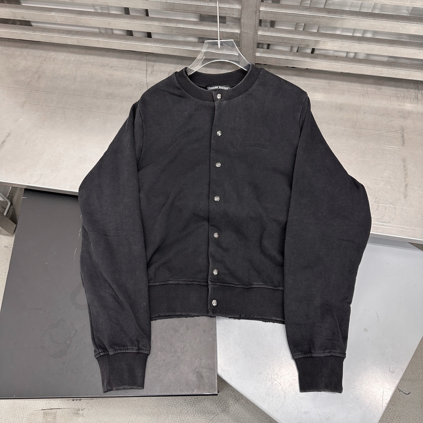 克罗心 ｜ 新款卫衣开衫，成衣洗水炒色吊磨工艺，前后经典刺绣标，男女同款，尺码sml