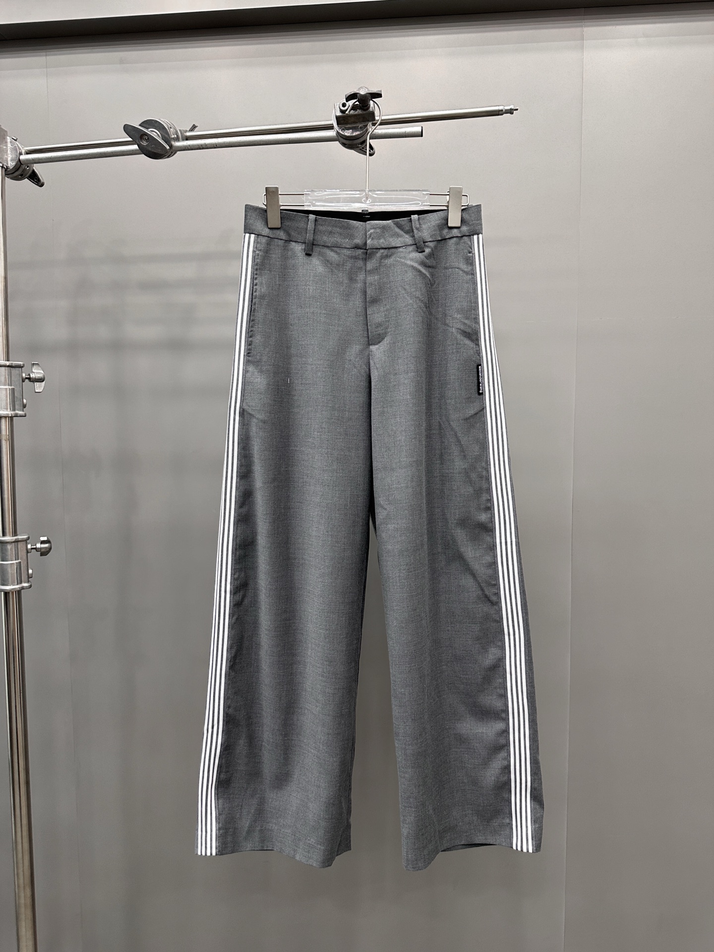 大王 ｜ 新款休闲裤，经典夹唛标，手工车侧杠工艺，羊毛混纺面料，男女同款，尺码sml