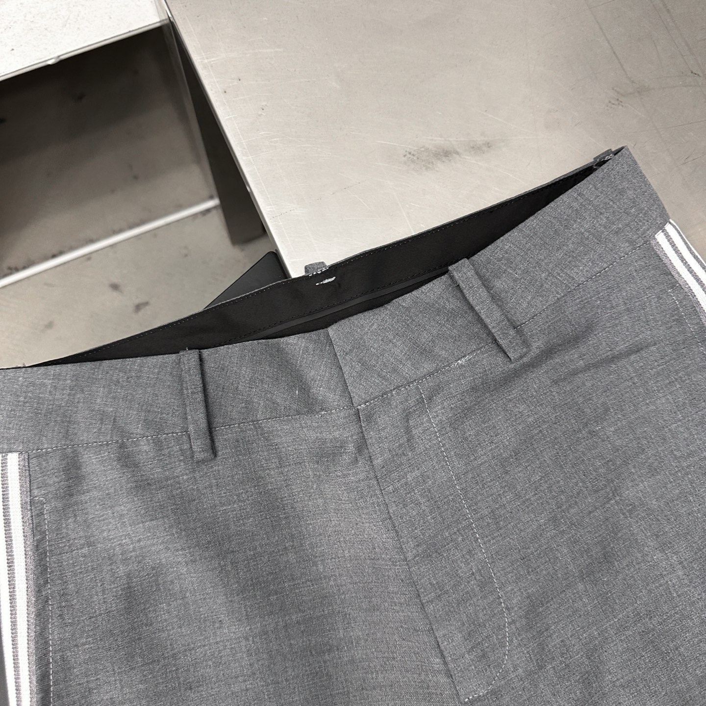 大王 ｜ 新款休闲裤，经典夹唛标，手工车侧杠工艺，羊毛混纺面料，男女同款，尺码sml