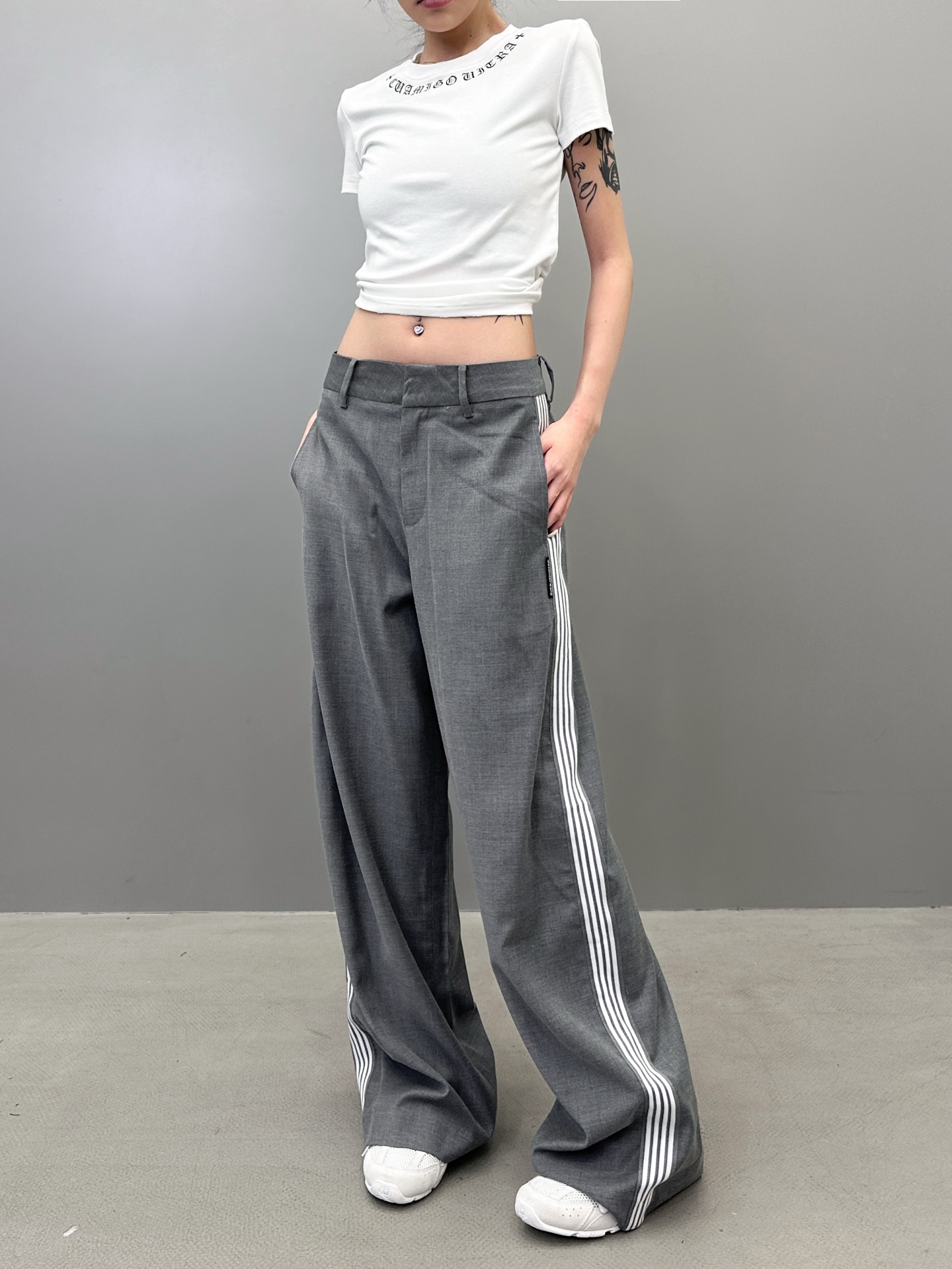 大王 ｜ 新款休闲裤，经典夹唛标，手工车侧杠工艺，羊毛混纺面料，男女同款，尺码sml