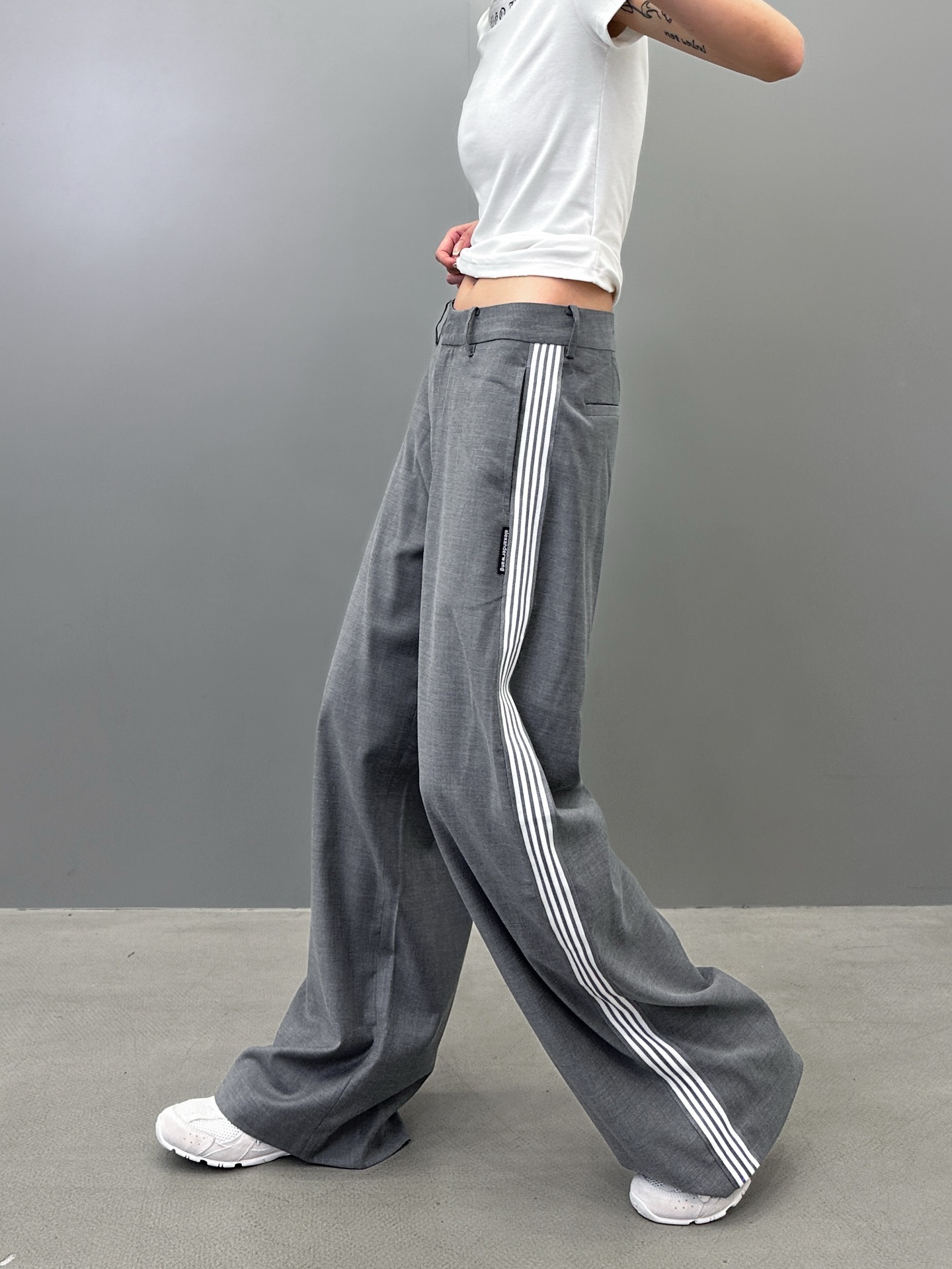 大王 ｜ 新款休闲裤，经典夹唛标，手工车侧杠工艺，羊毛混纺面料，男女同款，尺码sml