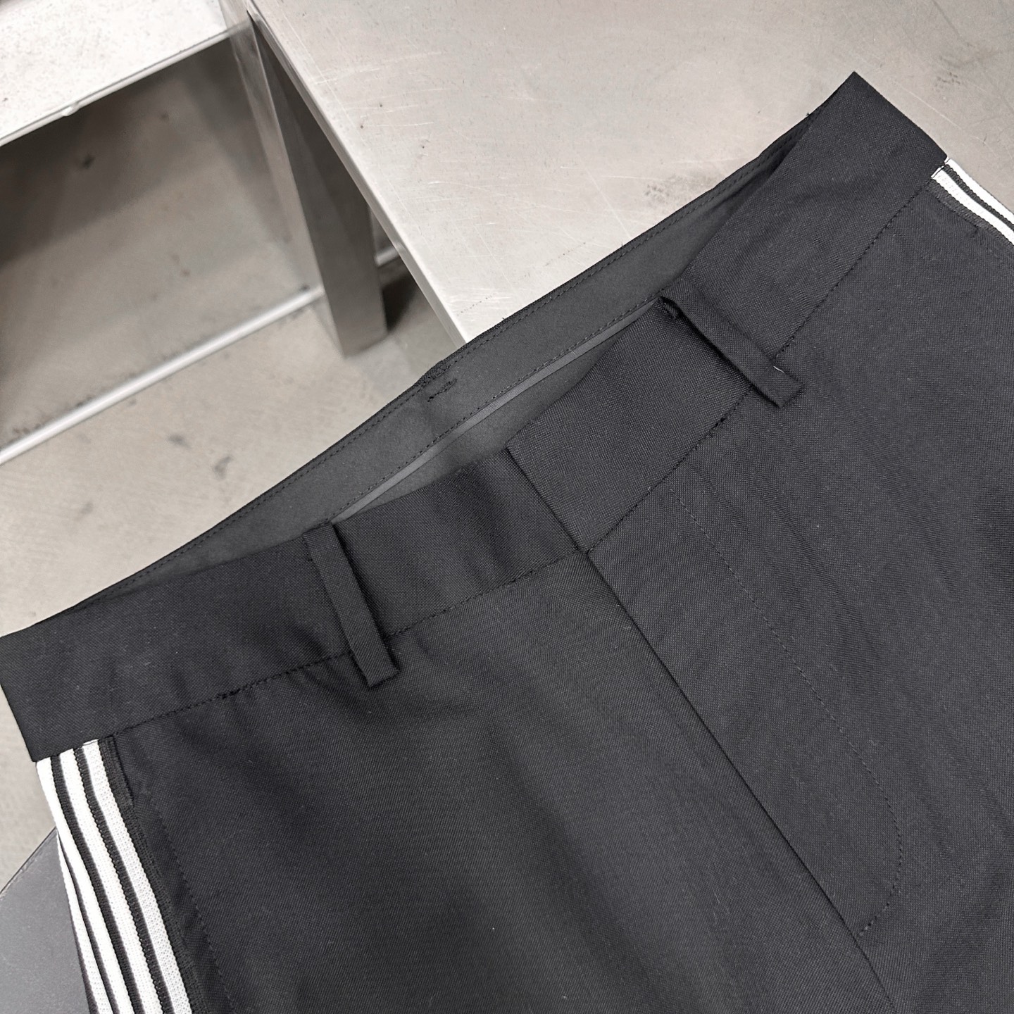 大王 ｜ 新款休闲裤，经典夹唛标，手工车侧杠工艺，羊毛混纺面料，男女同款，尺码sml