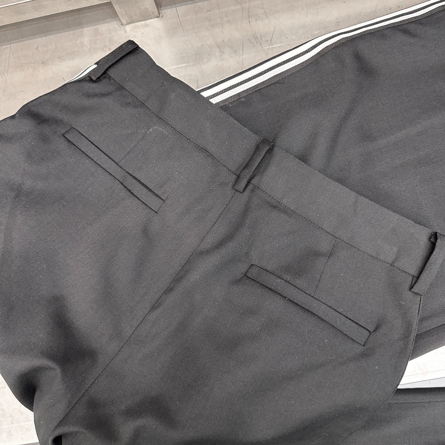 大王 ｜ 新款休闲裤，经典夹唛标，手工车侧杠工艺，羊毛混纺面料，男女同款，尺码sml