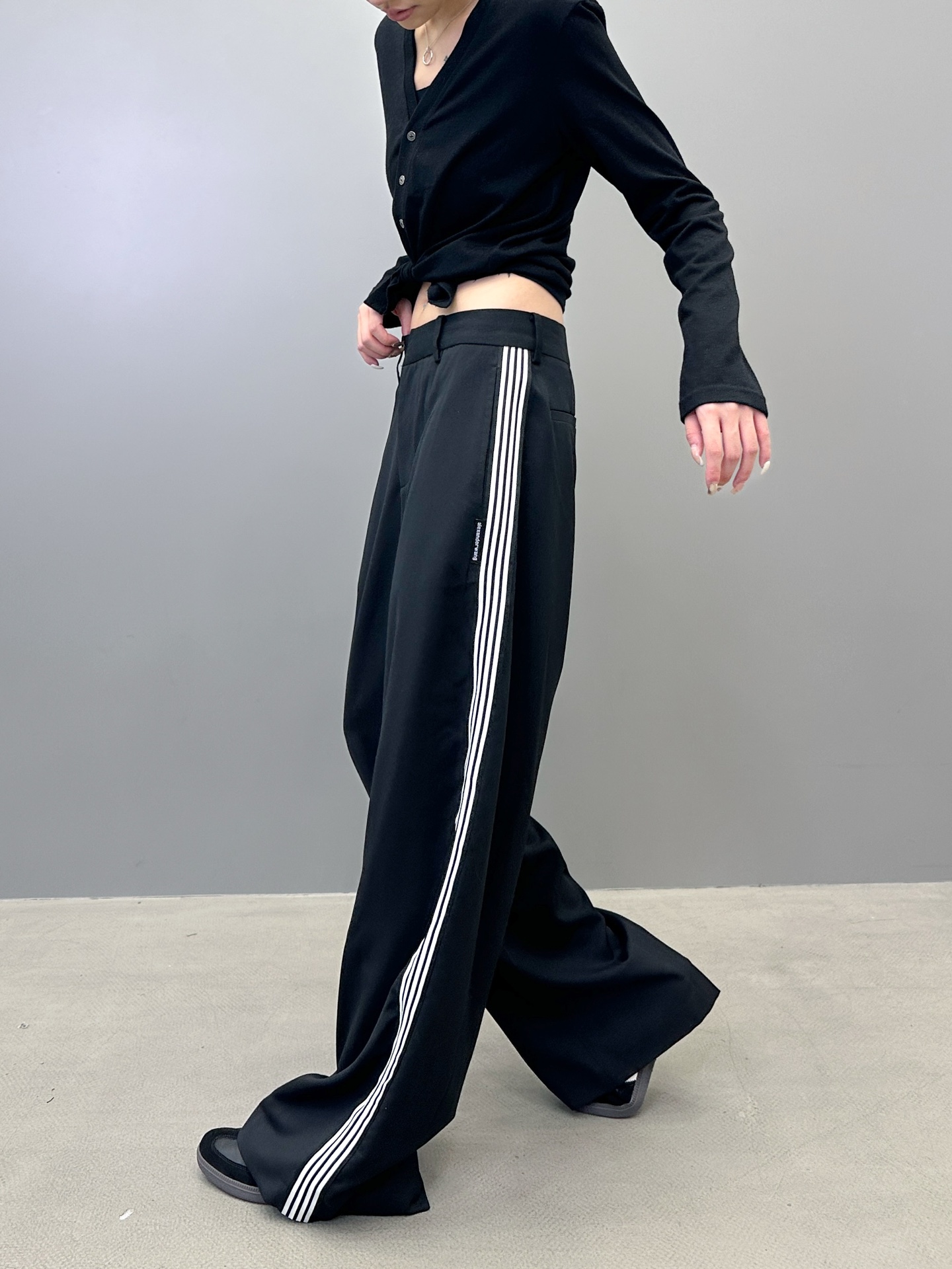 大王 ｜ 新款休闲裤，经典夹唛标，手工车侧杠工艺，羊毛混纺面料，男女同款，尺码sml