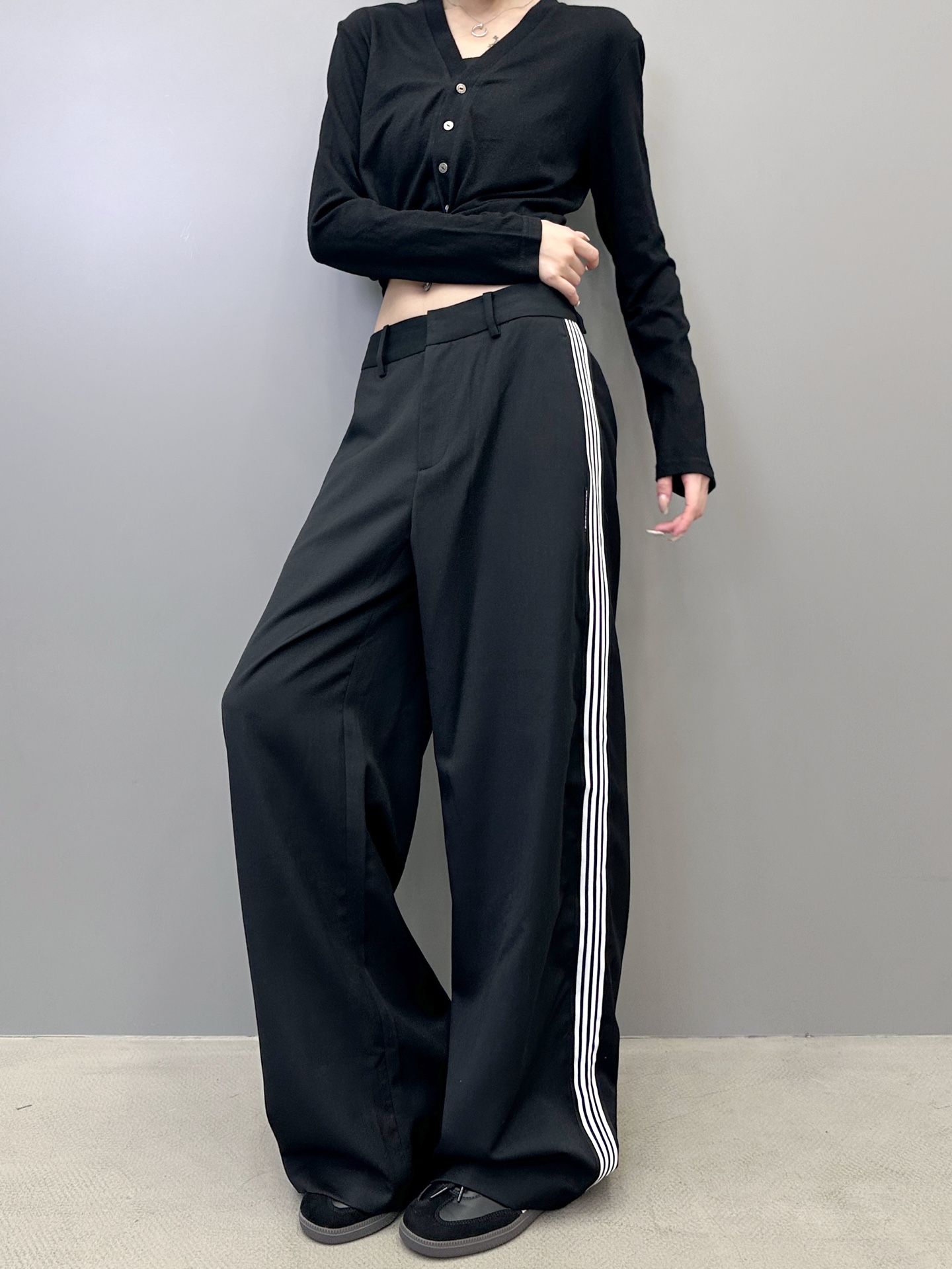 大王 ｜ 新款休闲裤，经典夹唛标，手工车侧杠工艺，羊毛混纺面料，男女同款，尺码sml