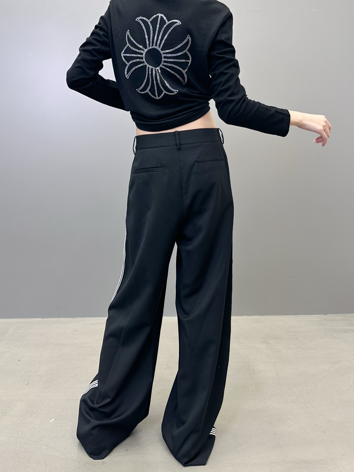 大王 ｜ 新款休闲裤，经典夹唛标，手工车侧杠工艺，羊毛混纺面料，男女同款，尺码sml