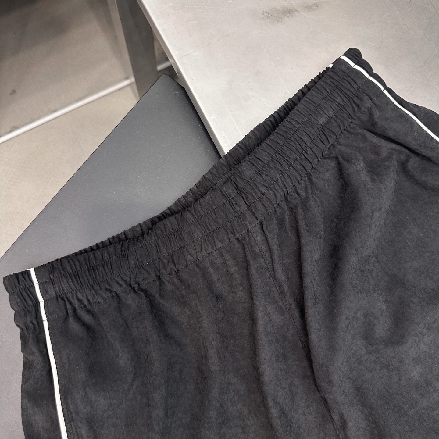 巴黎 ｜ 新款休闲裤，经典刺绣标，手工机边绳侧杠，男女同款，尺码sml