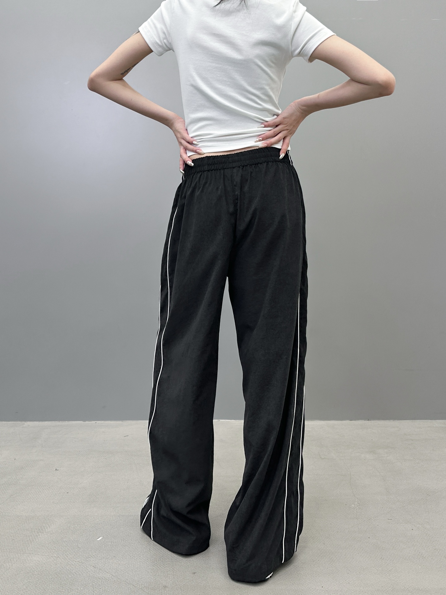 巴黎 ｜ 新款休闲裤，经典刺绣标，手工机边绳侧杠，男女同款，尺码sml