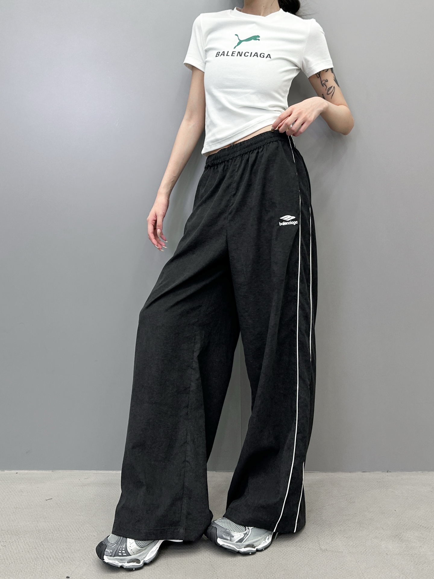 巴黎 ｜ 新款休闲裤，经典刺绣标，手工机边绳侧杠，男女同款，尺码sml