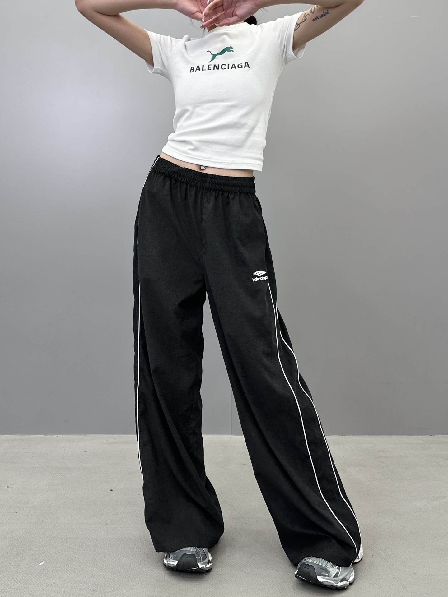 巴黎 ｜ 新款休闲裤，经典刺绣标，手工机边绳侧杠，男女同款，尺码sml