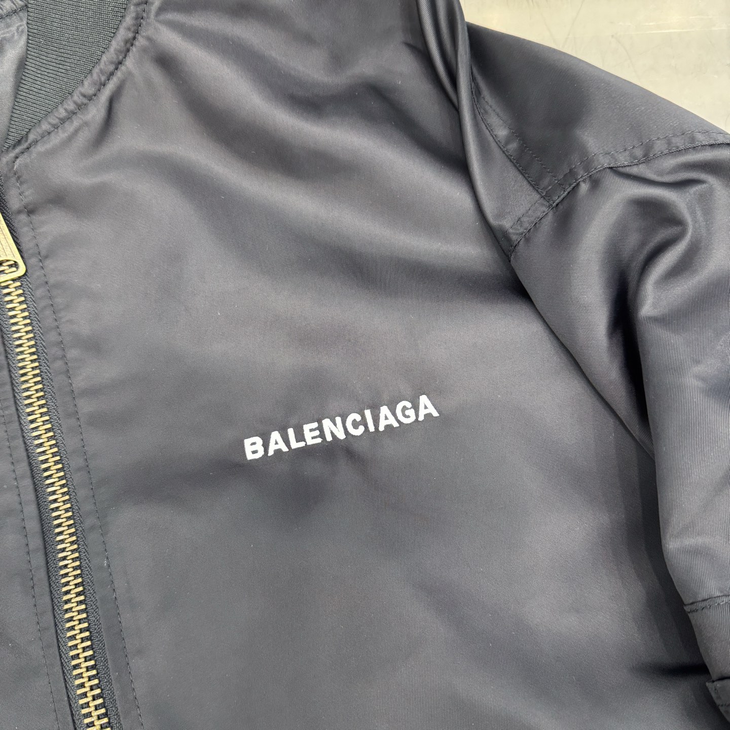 巴黎 ｜ 新款飞行员棉夹克，全身多处经典刺绣标，高密锦纶面料，休闲时尚，男女同款，尺码sml