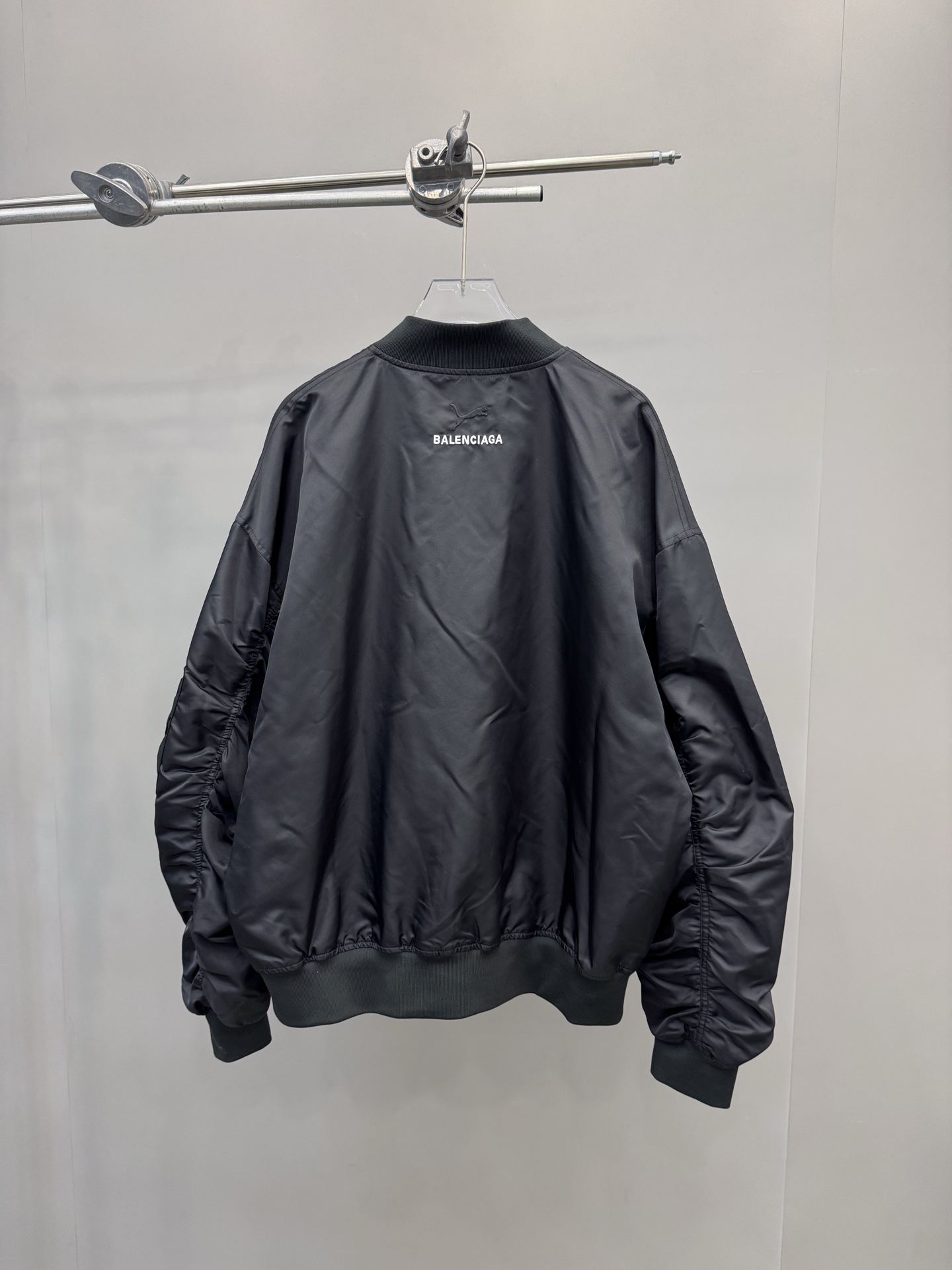 巴黎 ｜ 新款飞行员棉夹克，全身多处经典刺绣标，高密锦纶面料，休闲时尚，男女同款，尺码sml