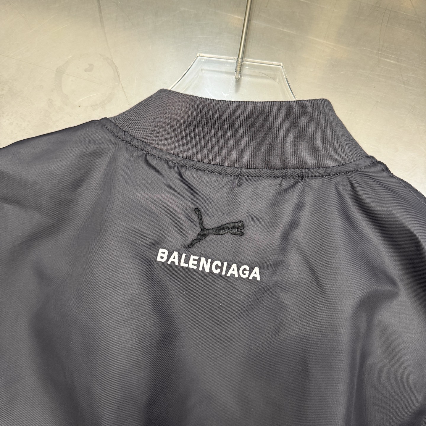 巴黎 ｜ 新款飞行员棉夹克，全身多处经典刺绣标，高密锦纶面料，休闲时尚，男女同款，尺码sml