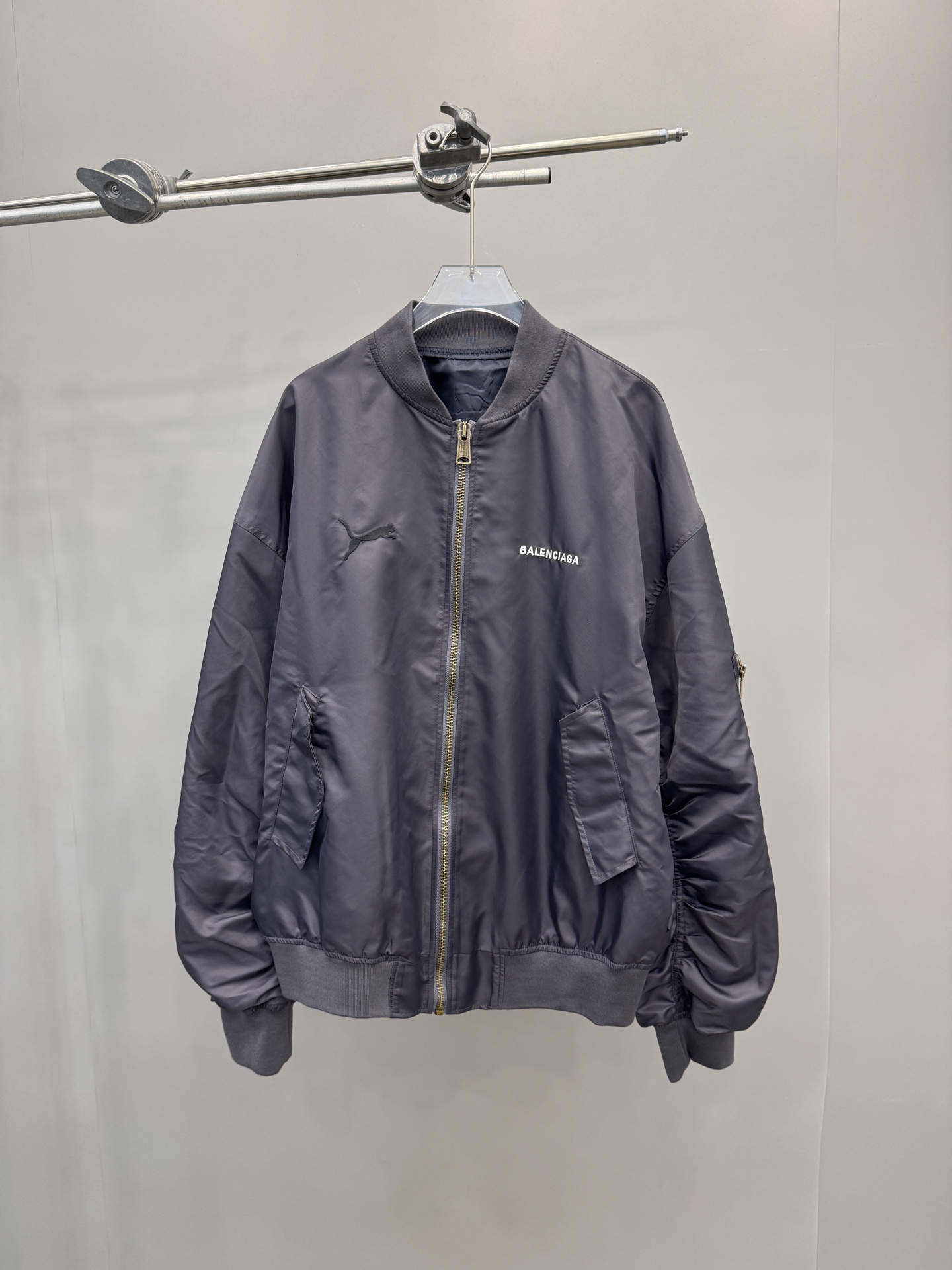 巴黎 ｜ 新款飞行员棉夹克，全身多处经典刺绣标，高密锦纶面料，休闲时尚，男女同款，尺码sml