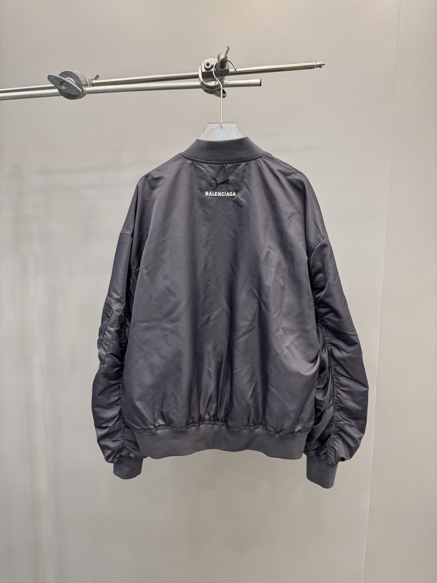 巴黎 ｜ 新款飞行员棉夹克，全身多处经典刺绣标，高密锦纶面料，休闲时尚，男女同款，尺码sml