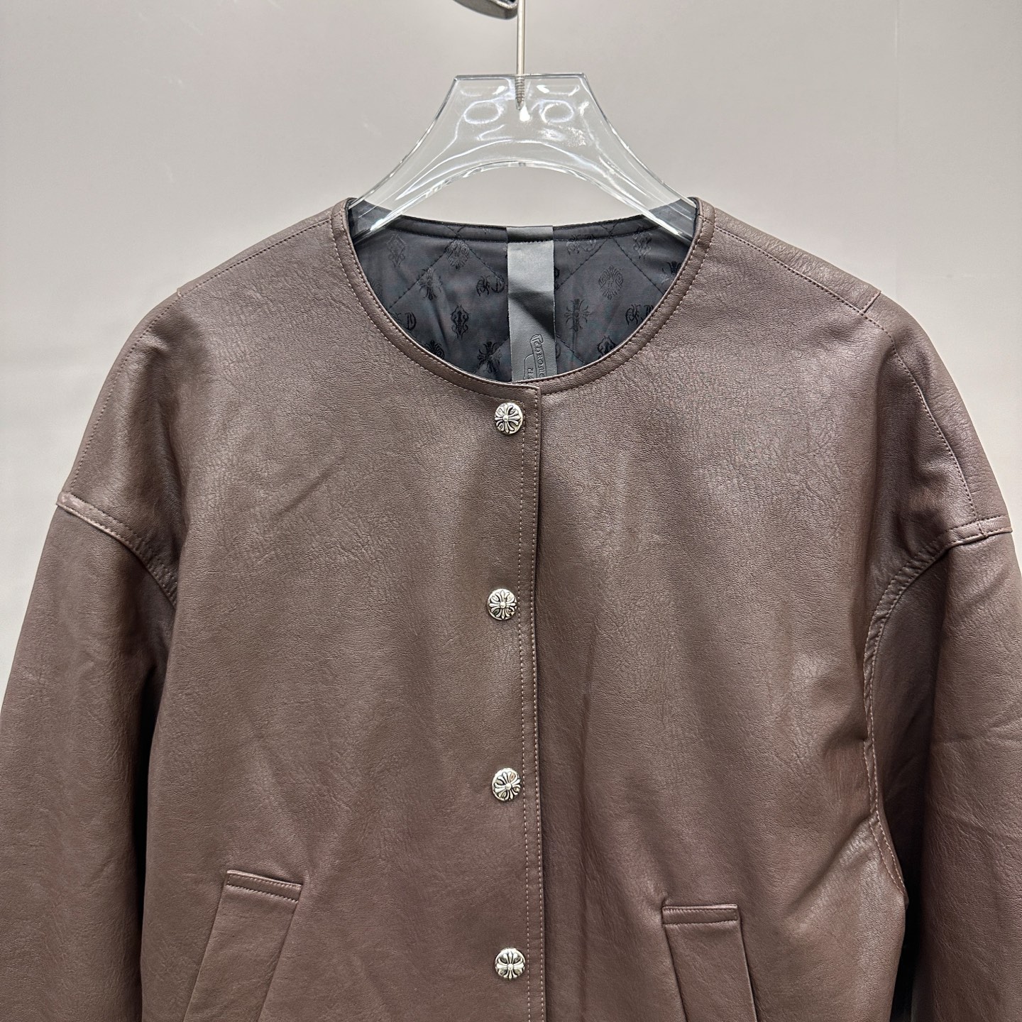 克罗心 ｜ 新款棉夹克，经典五金纽扣，进口环保pu面料棉夹克，尺码sml