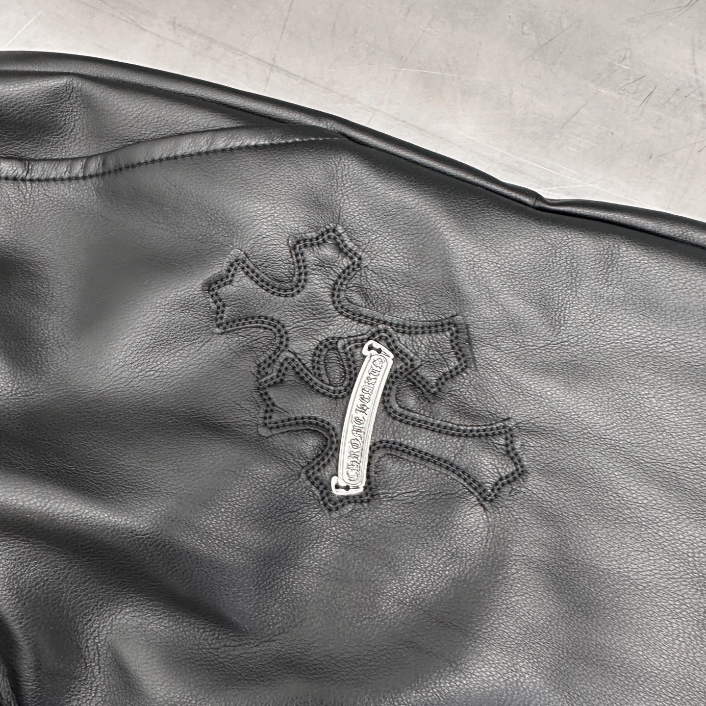 克罗心 ｜ 新款休闲裤，手工车十字标工艺加特殊pu面料，休闲时尚，尺码sml