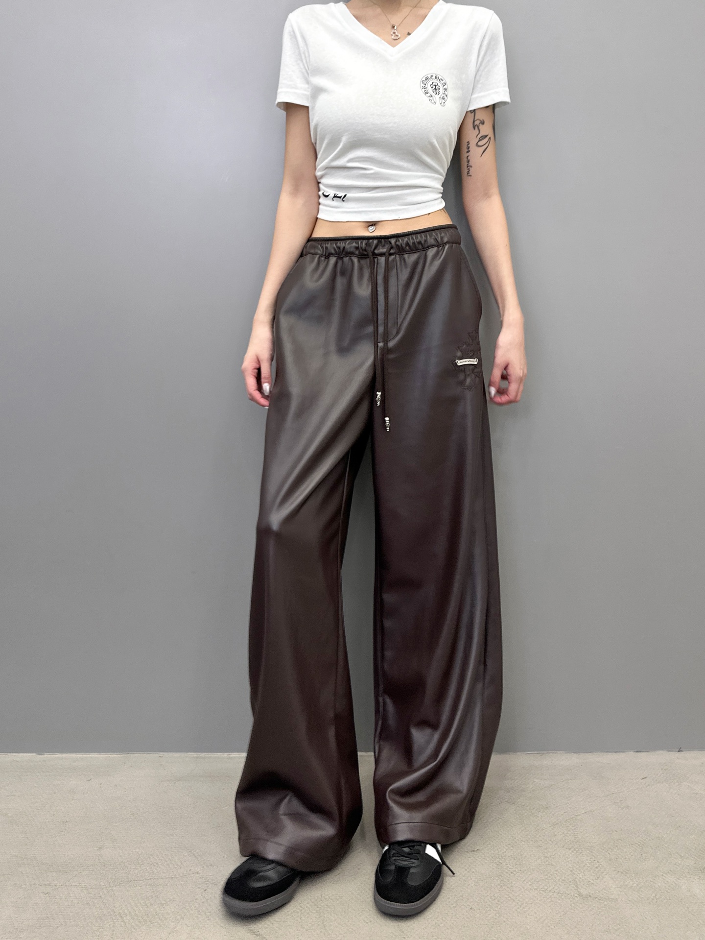 克罗心 ｜ 新款休闲裤，手工车十字标工艺加特殊pu面料，休闲时尚，尺码sml