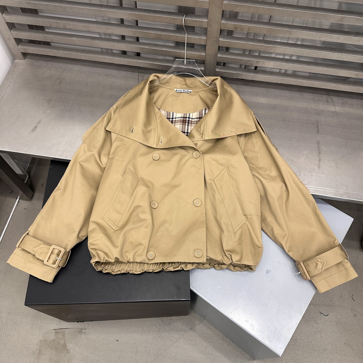 Acne ｜ 新款短风衣，版型时尚结构特别，定织格子面料里布，进口高密全棉风衣布面料，尺码sml