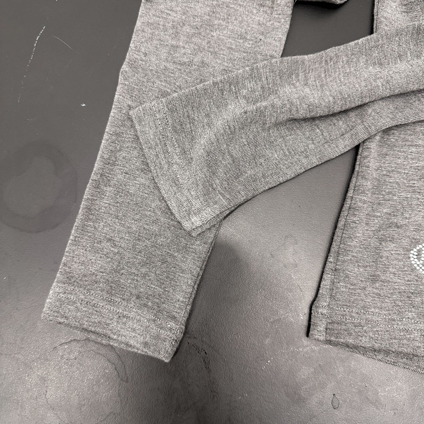 克罗心 ｜ 新款长袖打底，经典五金扣子搭配羊毛混纺面料，烫钻十字标工艺女人味高级感拉满，尺码sml