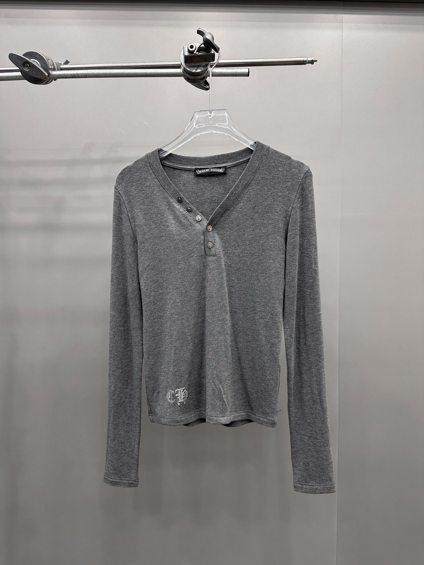 克罗心 ｜ 新款长袖打底，经典五金扣子搭配羊毛混纺面料，烫钻十字标工艺女人味高级感拉满，尺码sml