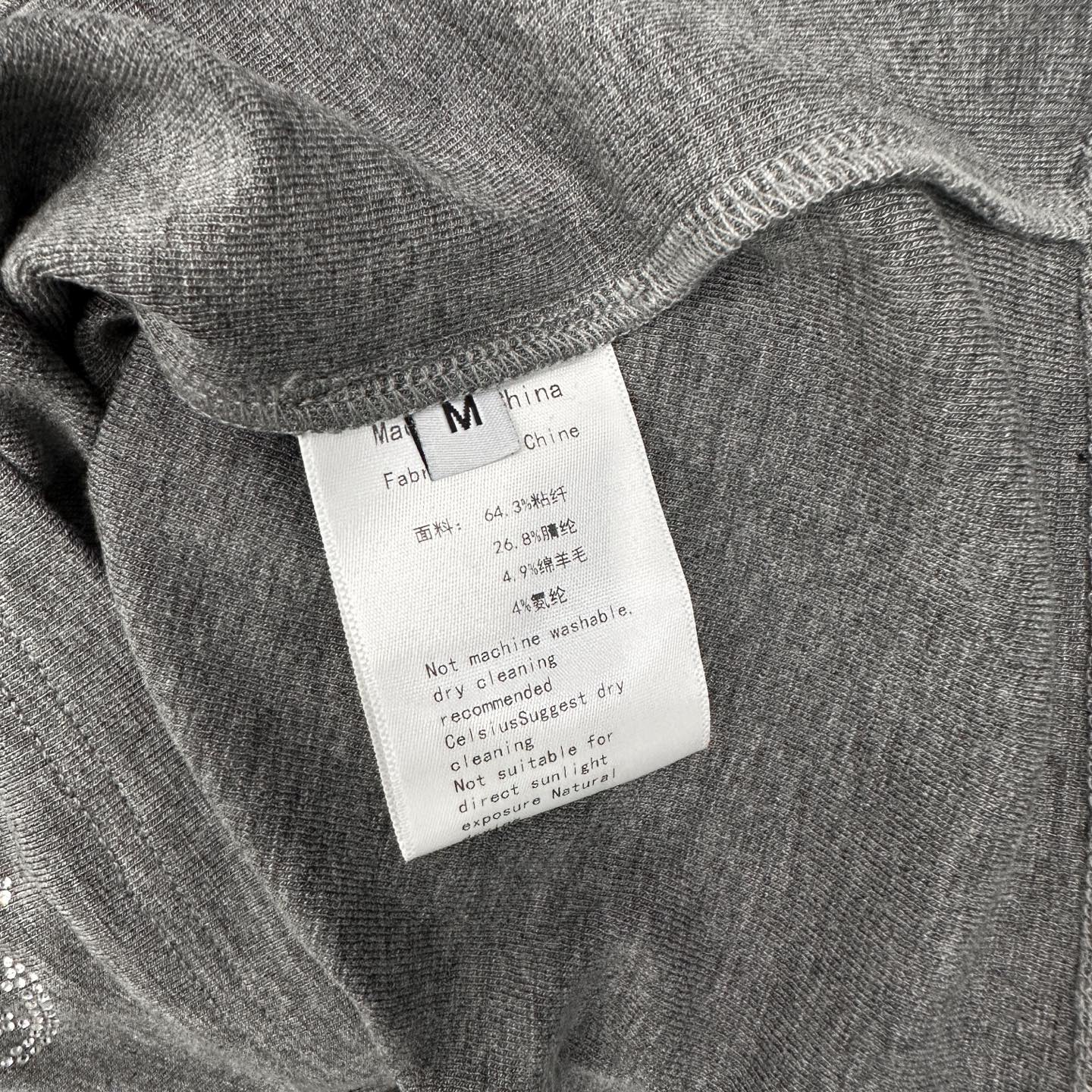 克罗心 ｜ 新款长袖打底，经典五金扣子搭配羊毛混纺面料，烫钻十字标工艺女人味高级感拉满，尺码sml