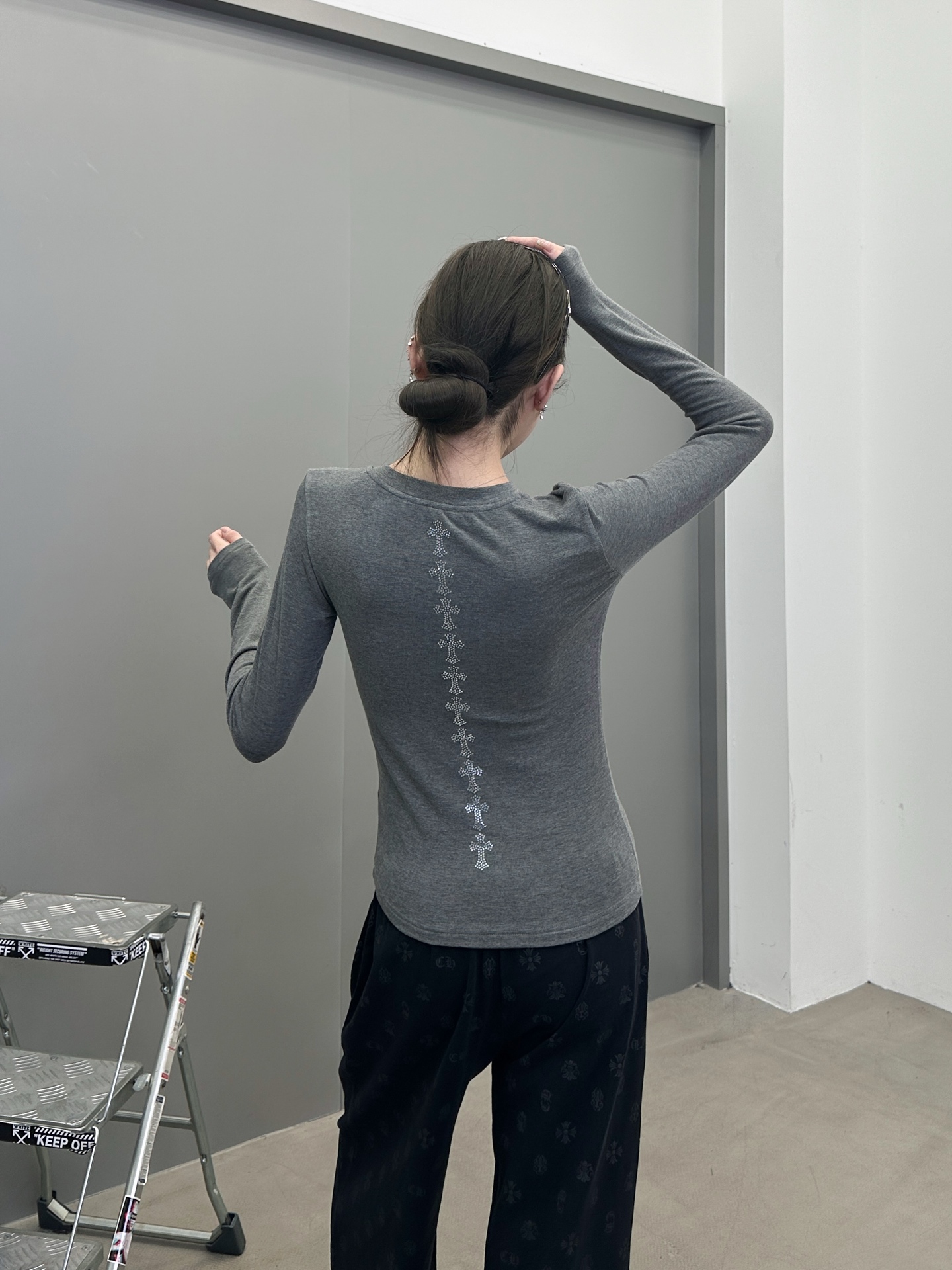 克罗心 ｜ 新款长袖打底，经典五金扣子搭配羊毛混纺面料，烫钻十字标工艺女人味高级感拉满，尺码sml