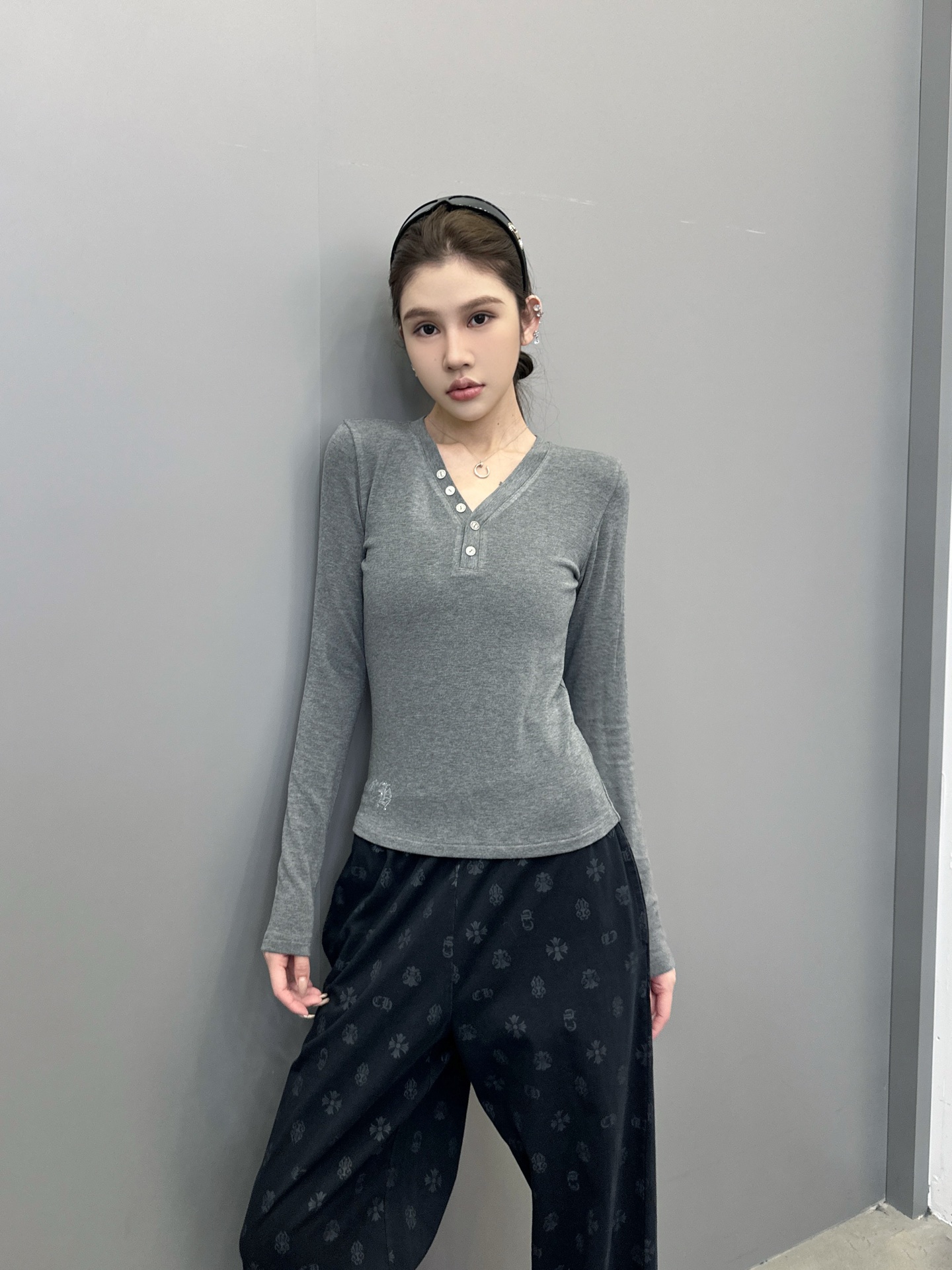 克罗心 ｜ 新款长袖打底，经典五金扣子搭配羊毛混纺面料，烫钻十字标工艺女人味高级感拉满，尺码sml